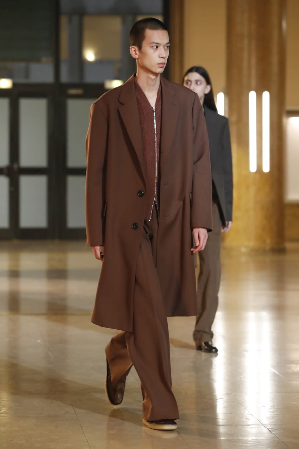 Fashion Week Paris Fall/Winter 2020 look 32 from the Lemaire collection womenswear
