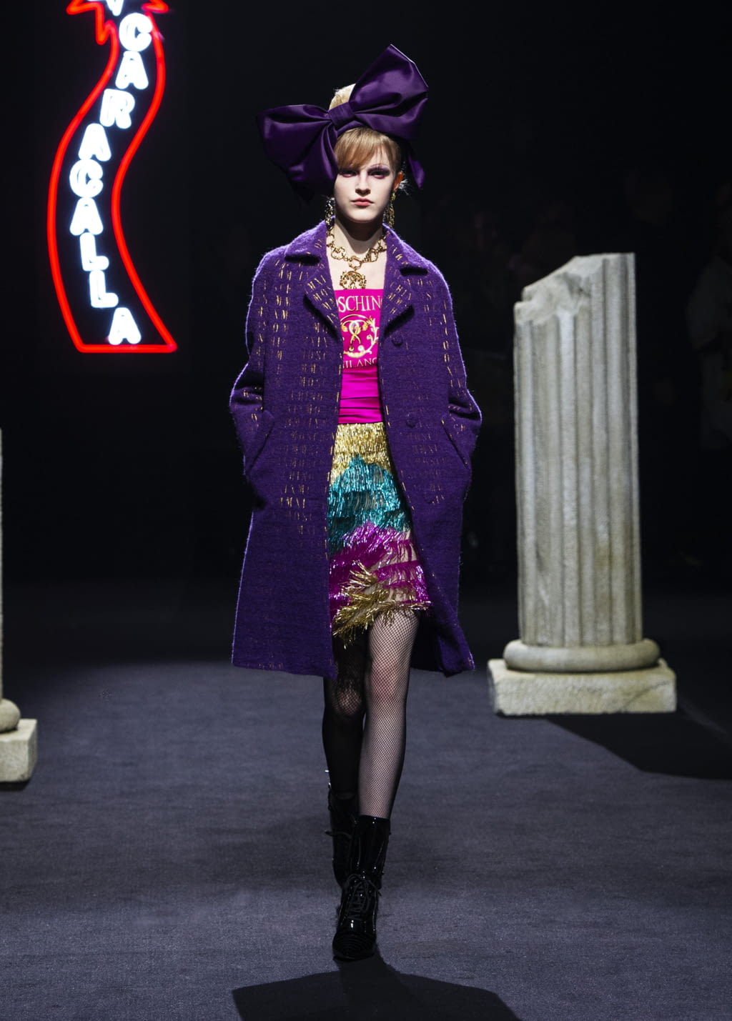 Fashion Week Milan Pre-Fall 2019 look 32 de la collection Moschino womenswear
