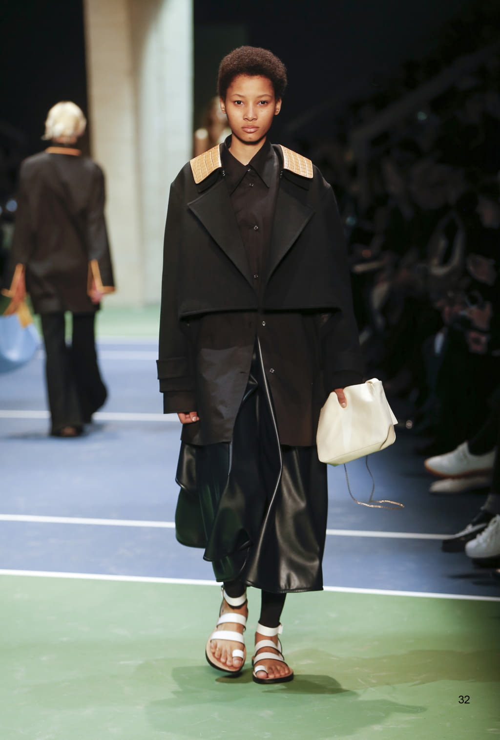 Fashion Week Paris Fall/Winter 2016 look 32 from the Celine collection 女装