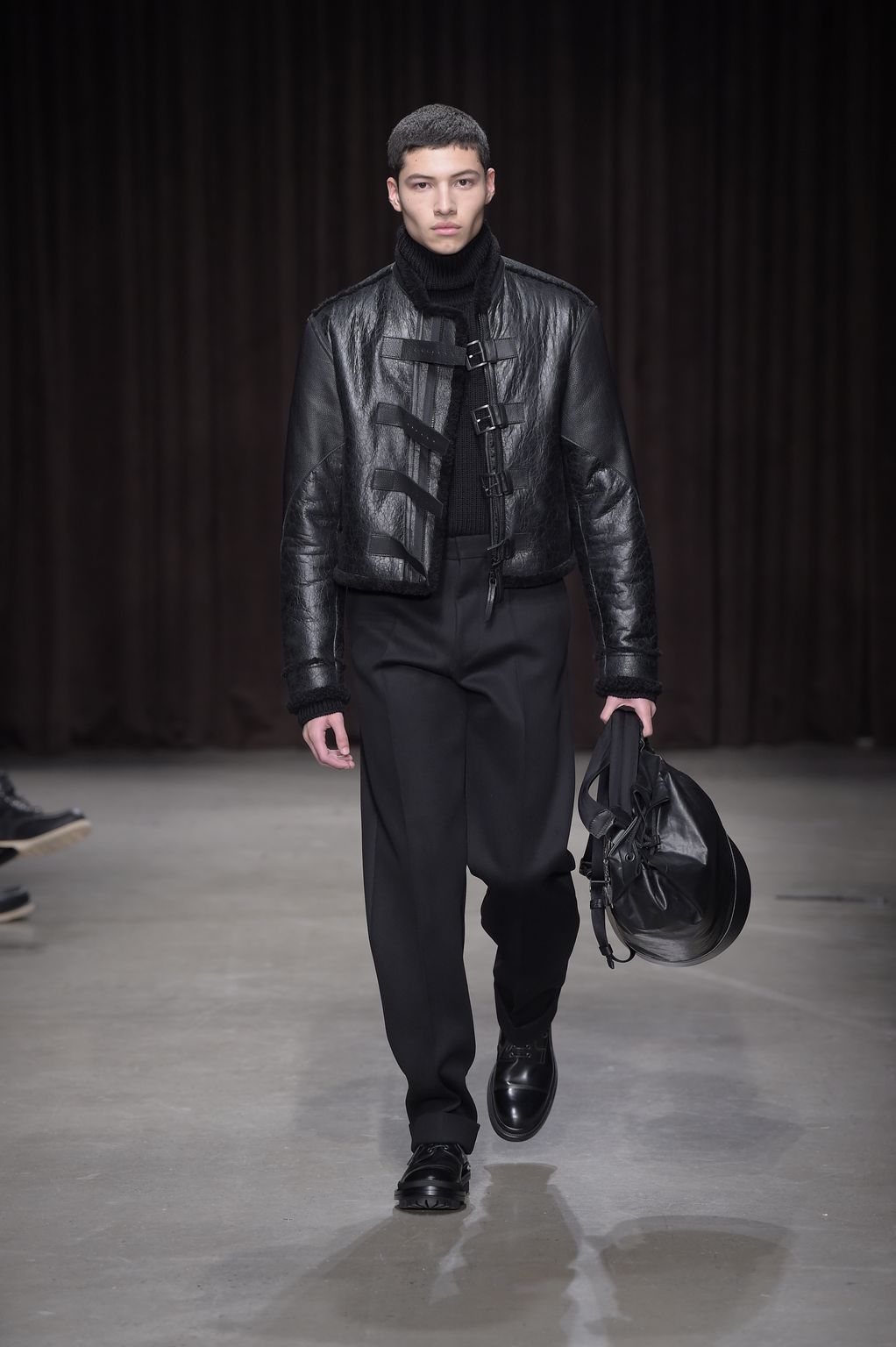 Fashion Week New York Fall/Winter 2017 look 32 from the Boss collection menswear