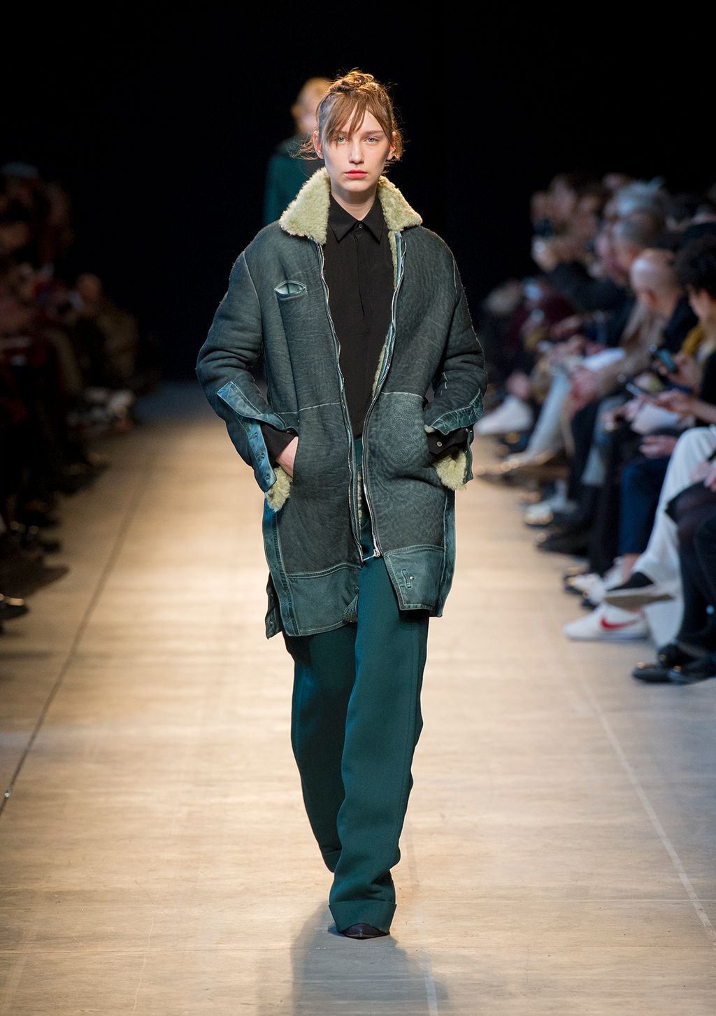 Fashion Week Milan Fall/Winter 2016 look 32 from the Costume National collection 女装