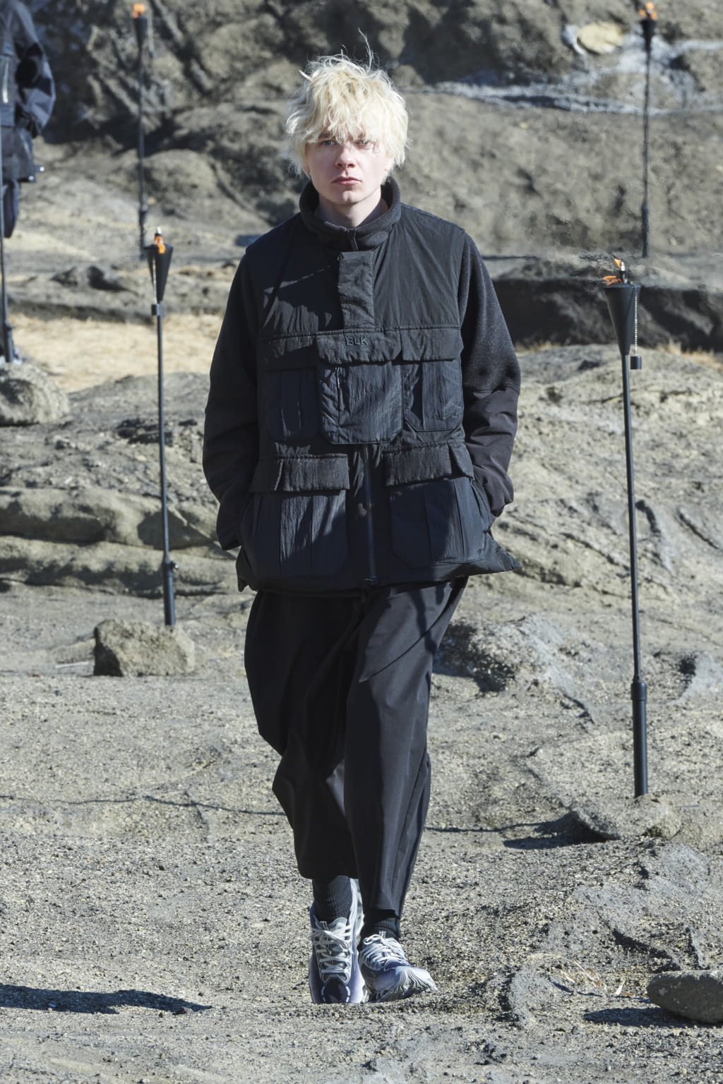Fashion Week Paris Fall/Winter 2022 look 32 from the White Mountaineering collection 男装