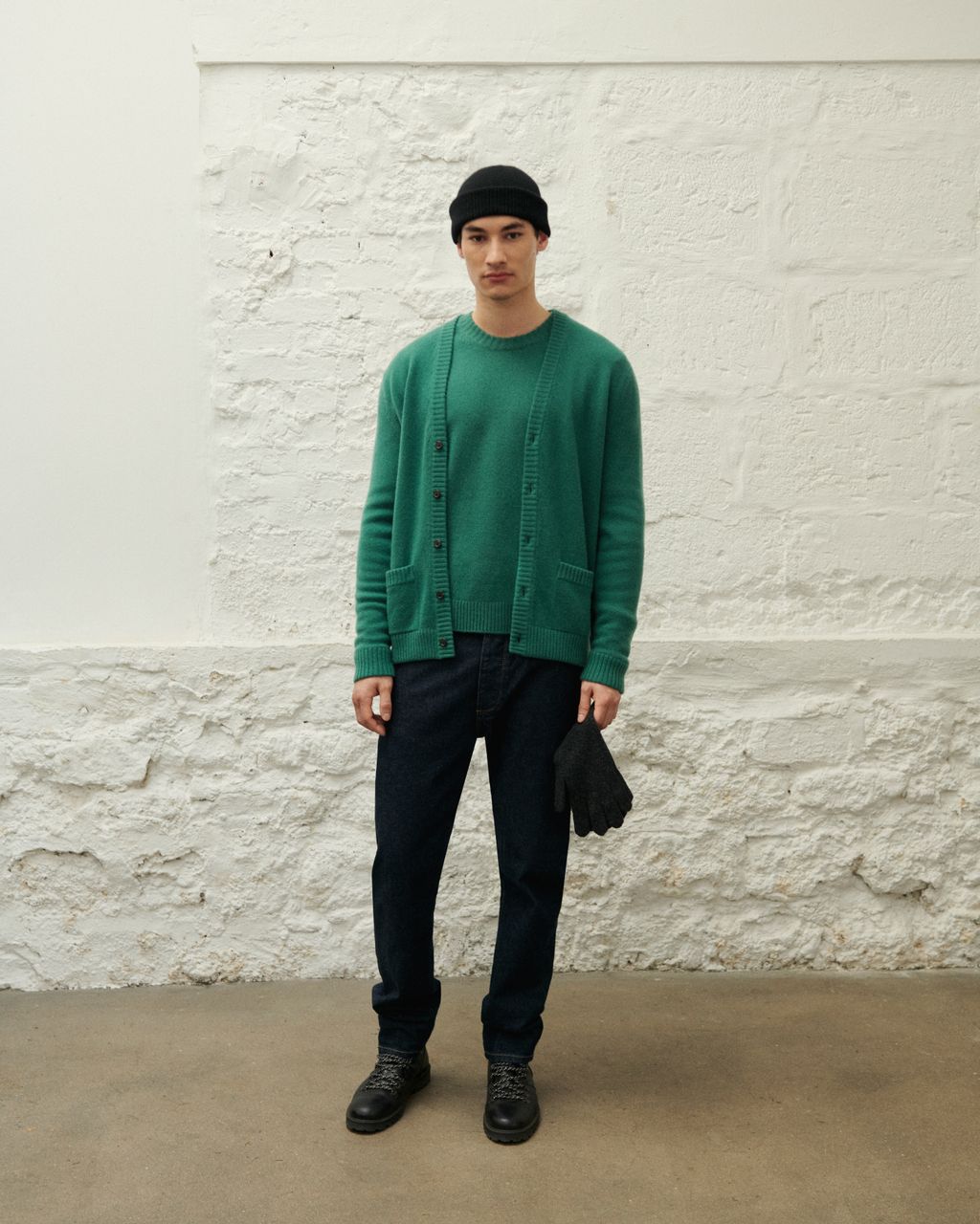 Fashion Week Paris Fall/Winter 2023 look 1 from the Eric Bompard collection 男装