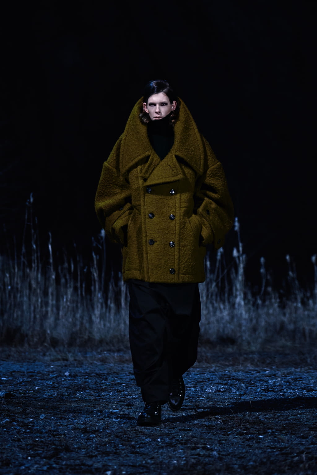 Fashion Week Paris Fall/Winter 2022 look 33 de la collection Songzio menswear