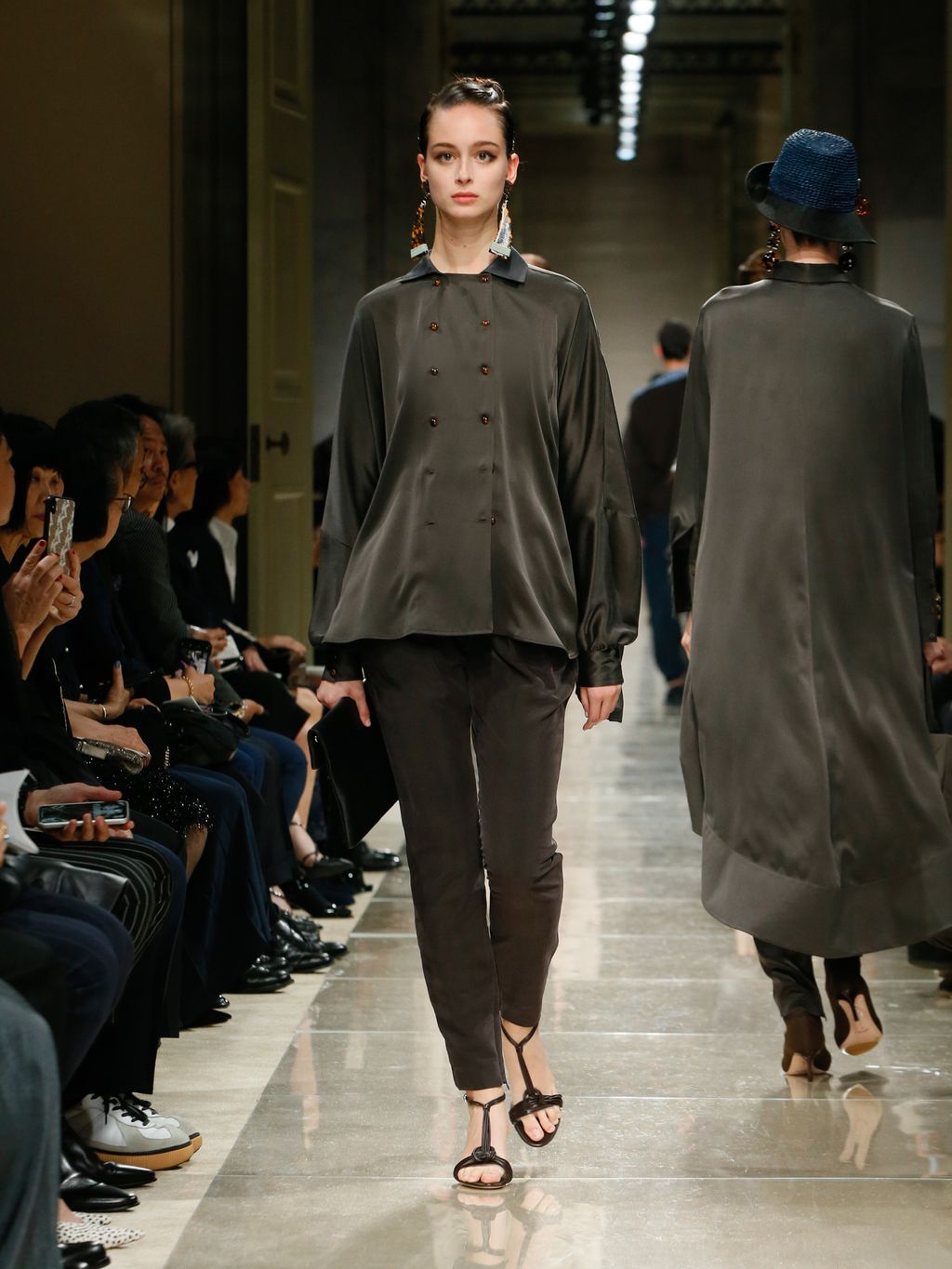 Fashion Week Milan Resort 2020 look 34 from the Giorgio Armani collection womenswear