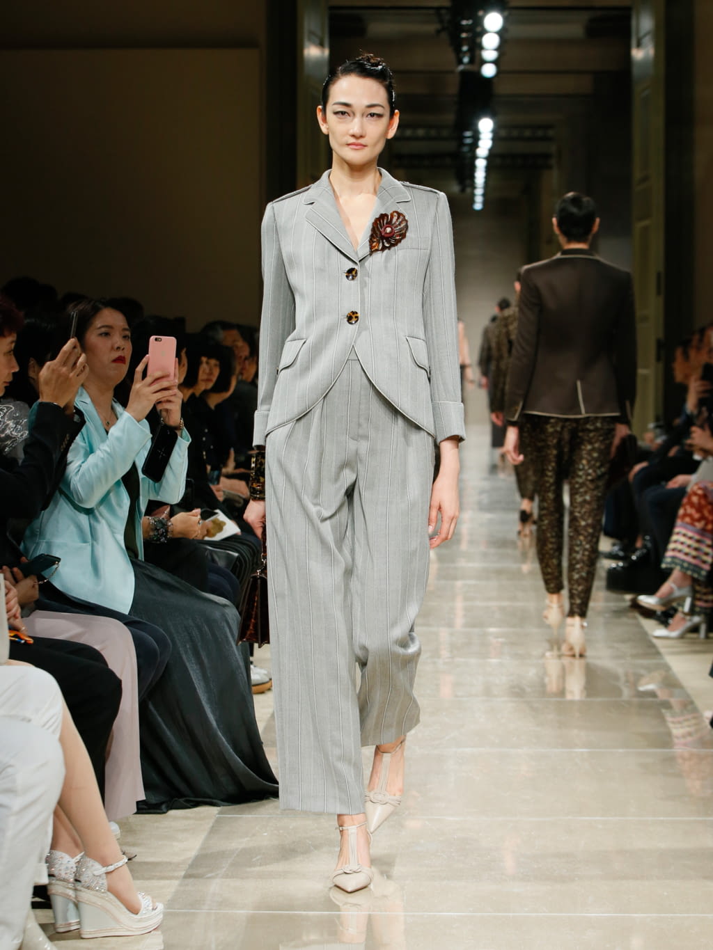 Fashion Week Milan Resort 2020 look 35 from the Giorgio Armani collection 女装