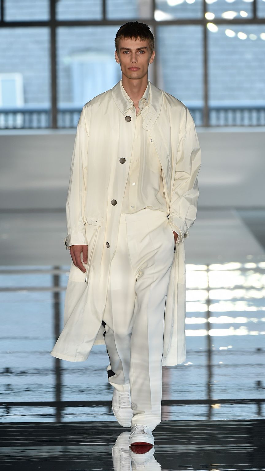 Fashion Week New York Spring/Summer 2018 look 35 from the Boss collection menswear