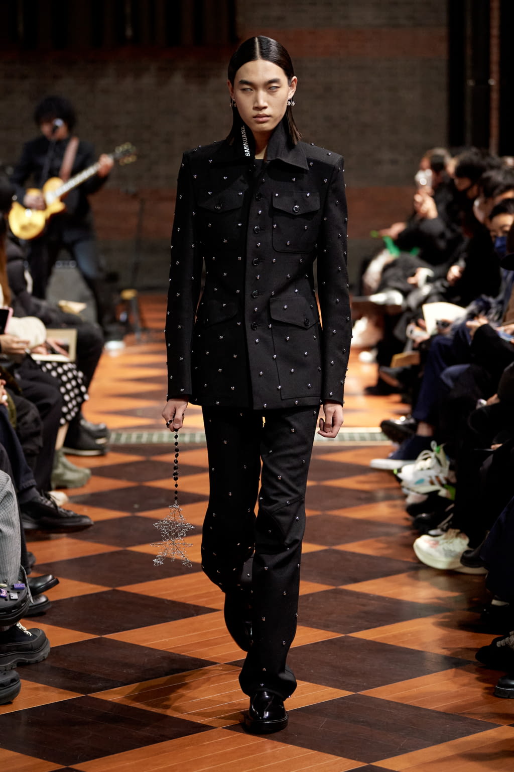Fashion Week Paris Fall/Winter 2022 look 35 from the Sankuanz collection 男装