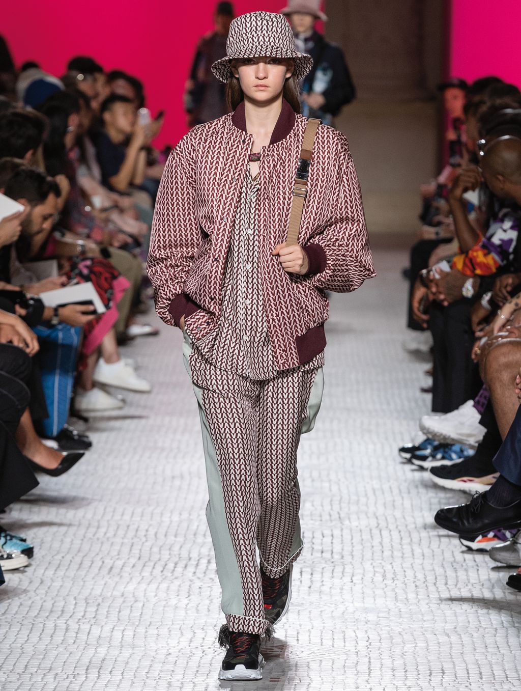 Fashion Week Paris Spring/Summer 2019 look 35 from the Valentino collection 男装