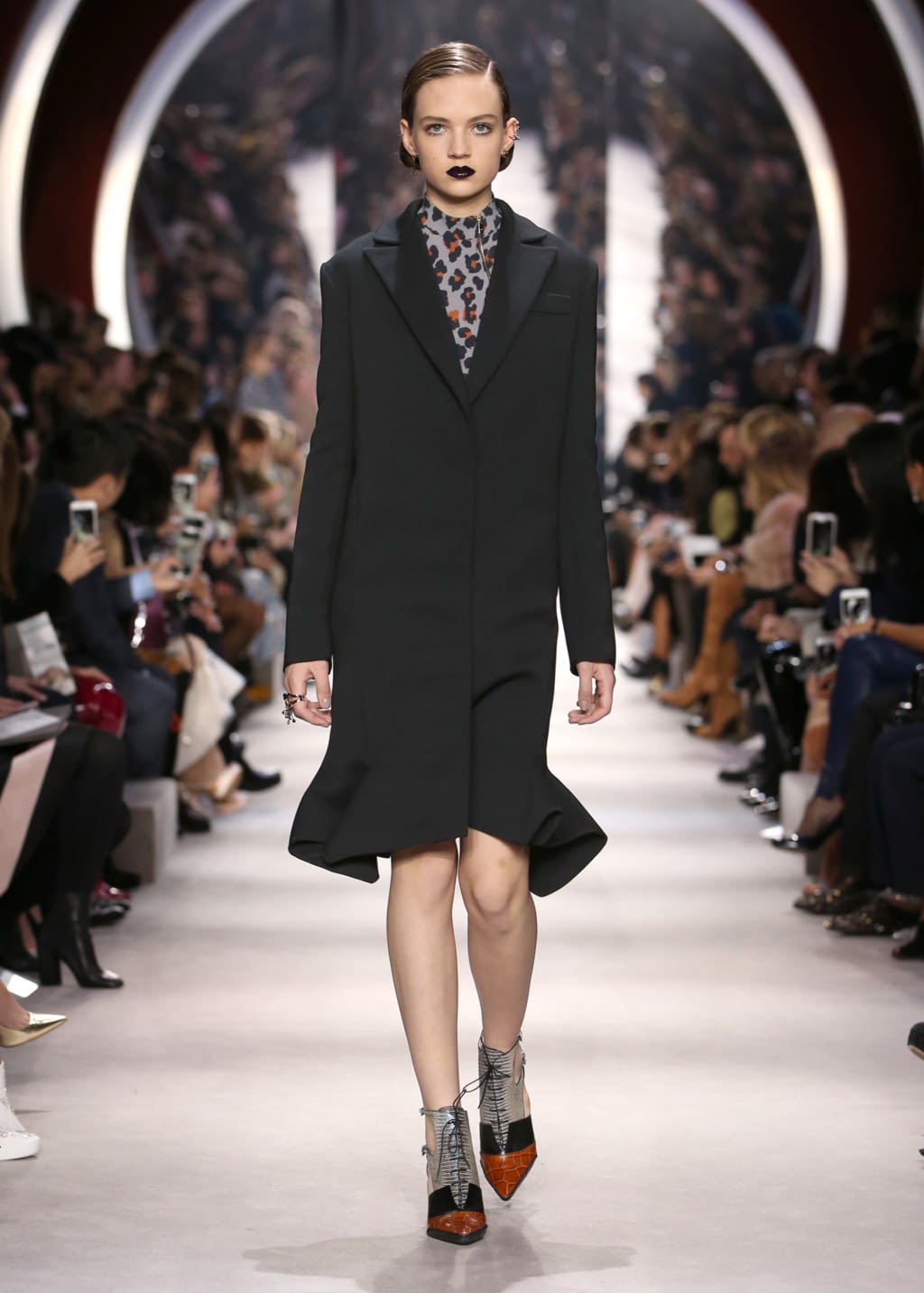 Fashion Week Paris Fall/Winter 2016 look 36 from the Christian Dior collection 女装