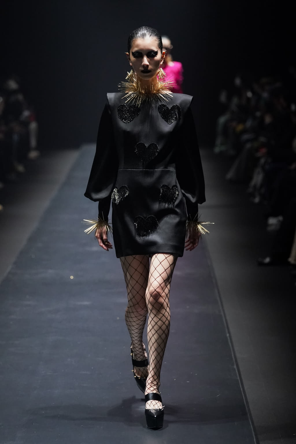 Fashion Week Paris Fall/Winter 2022 look 36 from the Undercover collection womenswear