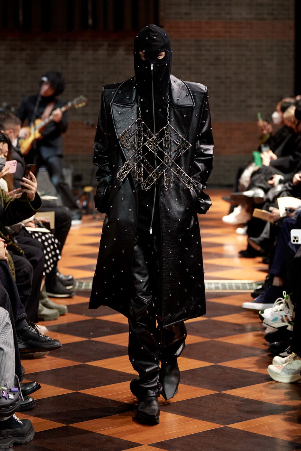 Fashion Week Paris Fall/Winter 2022 look 36 from the Sankuanz collection 男装