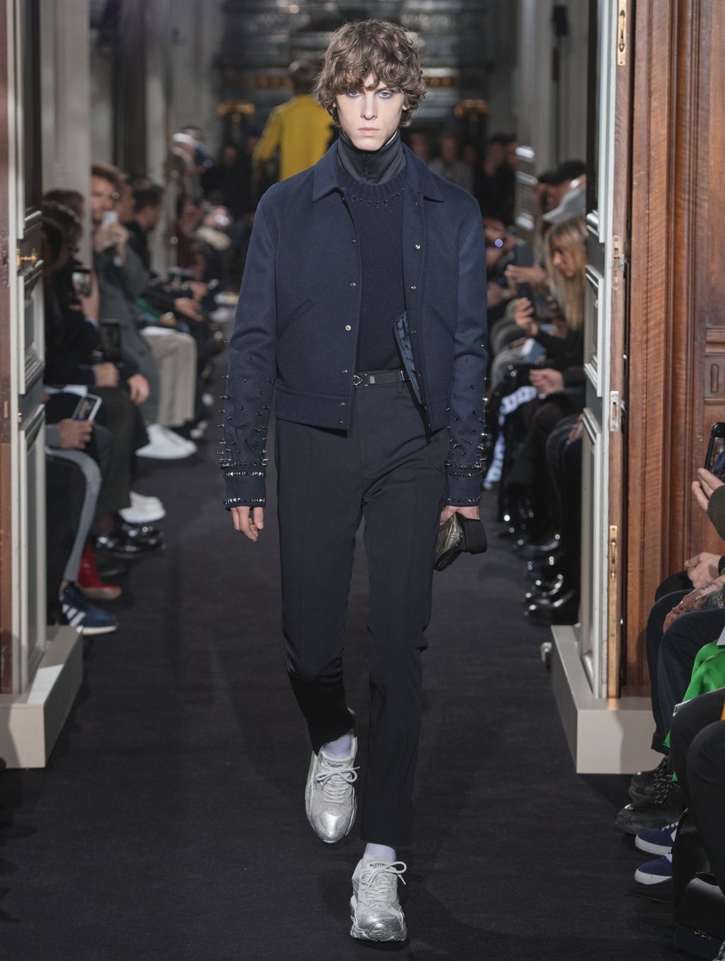 Fashion Week Paris Fall/Winter 2018 look 36 from the Valentino collection 男装