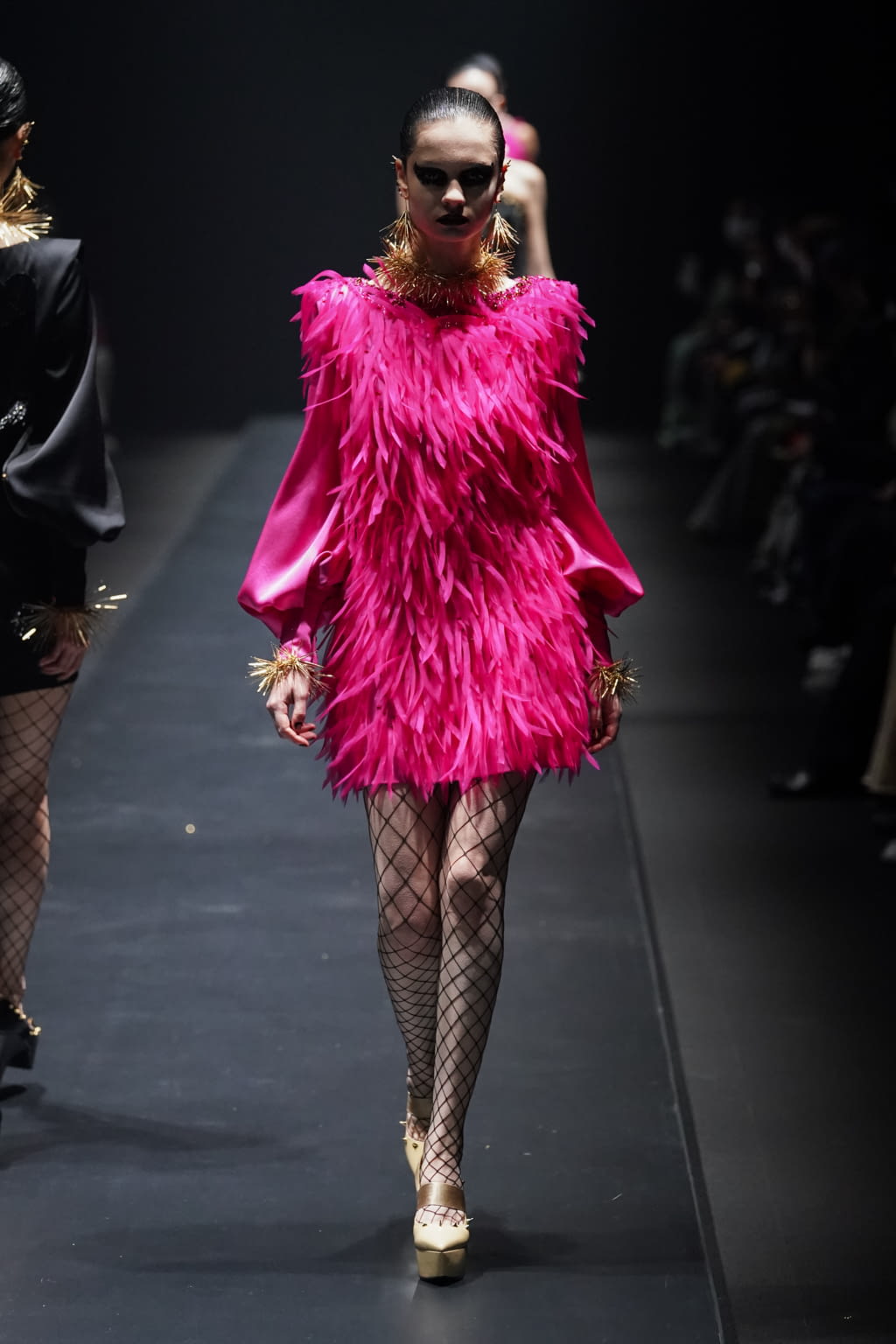 Fashion Week Paris Fall/Winter 2022 look 37 de la collection Undercover womenswear