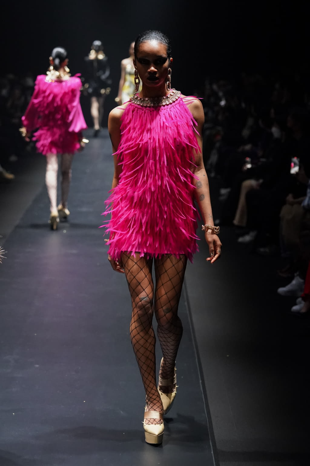 Fashion Week Paris Fall/Winter 2022 look 39 de la collection Undercover womenswear