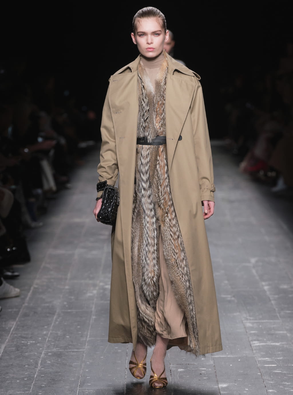 Fashion Week Paris Fall/Winter 2016 look 39 from the Valentino collection womenswear