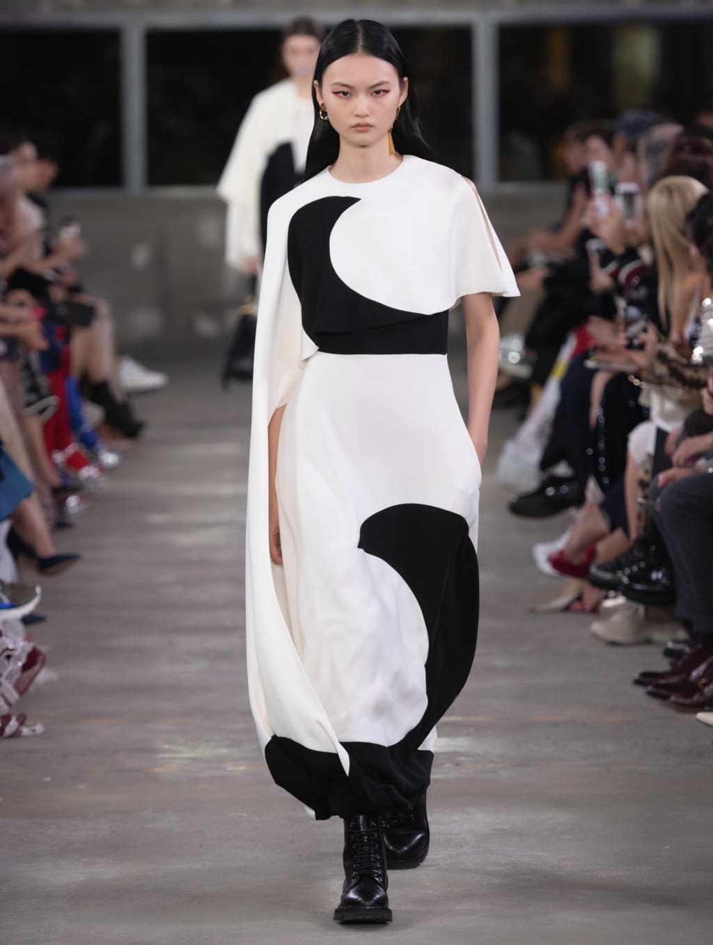 Fashion Week Paris Pre-Fall 2019 look 38 de la collection Valentino womenswear