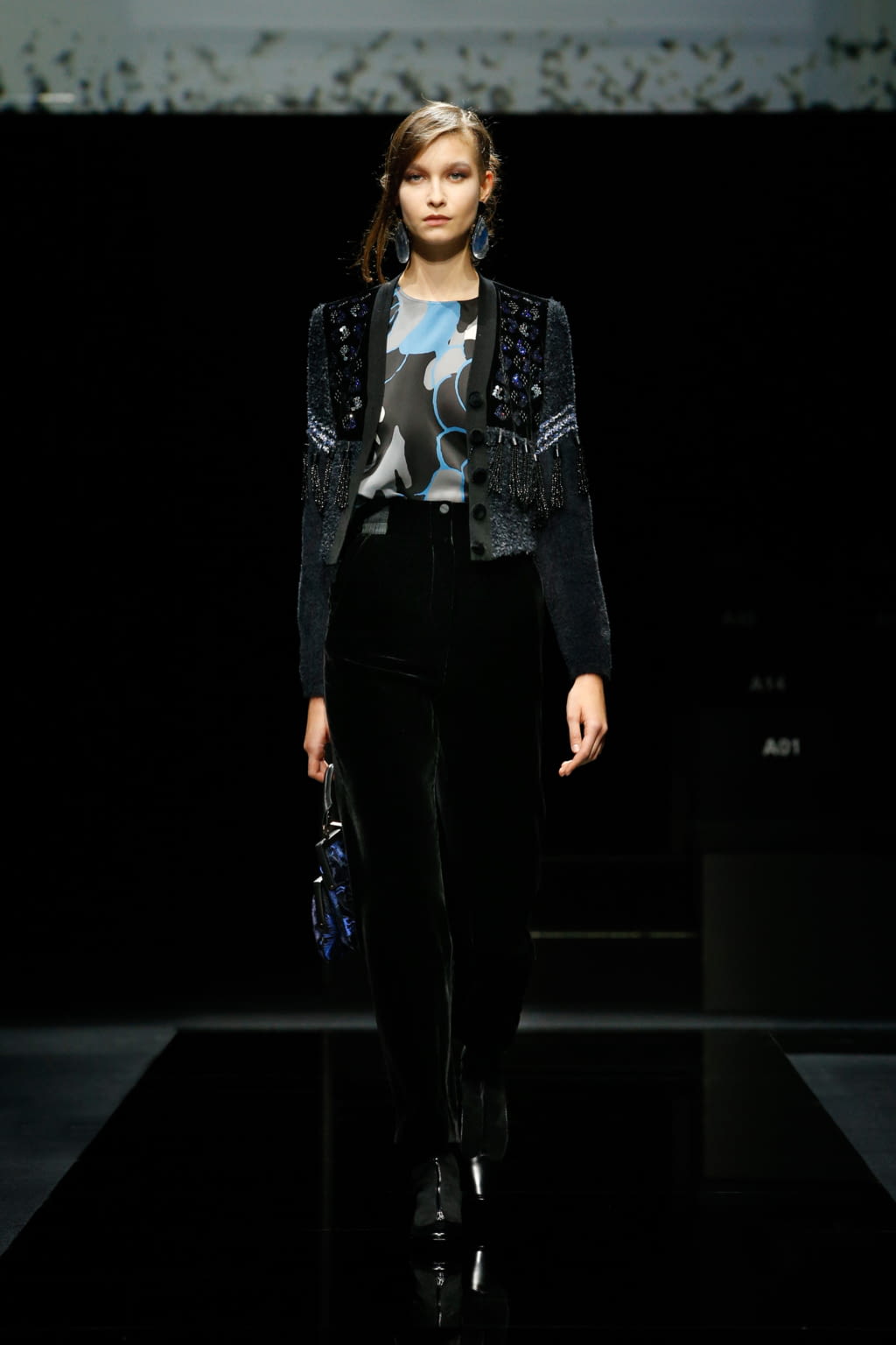 Fashion Week Milan Fall/Winter 2020 look 4 from the Giorgio Armani collection womenswear