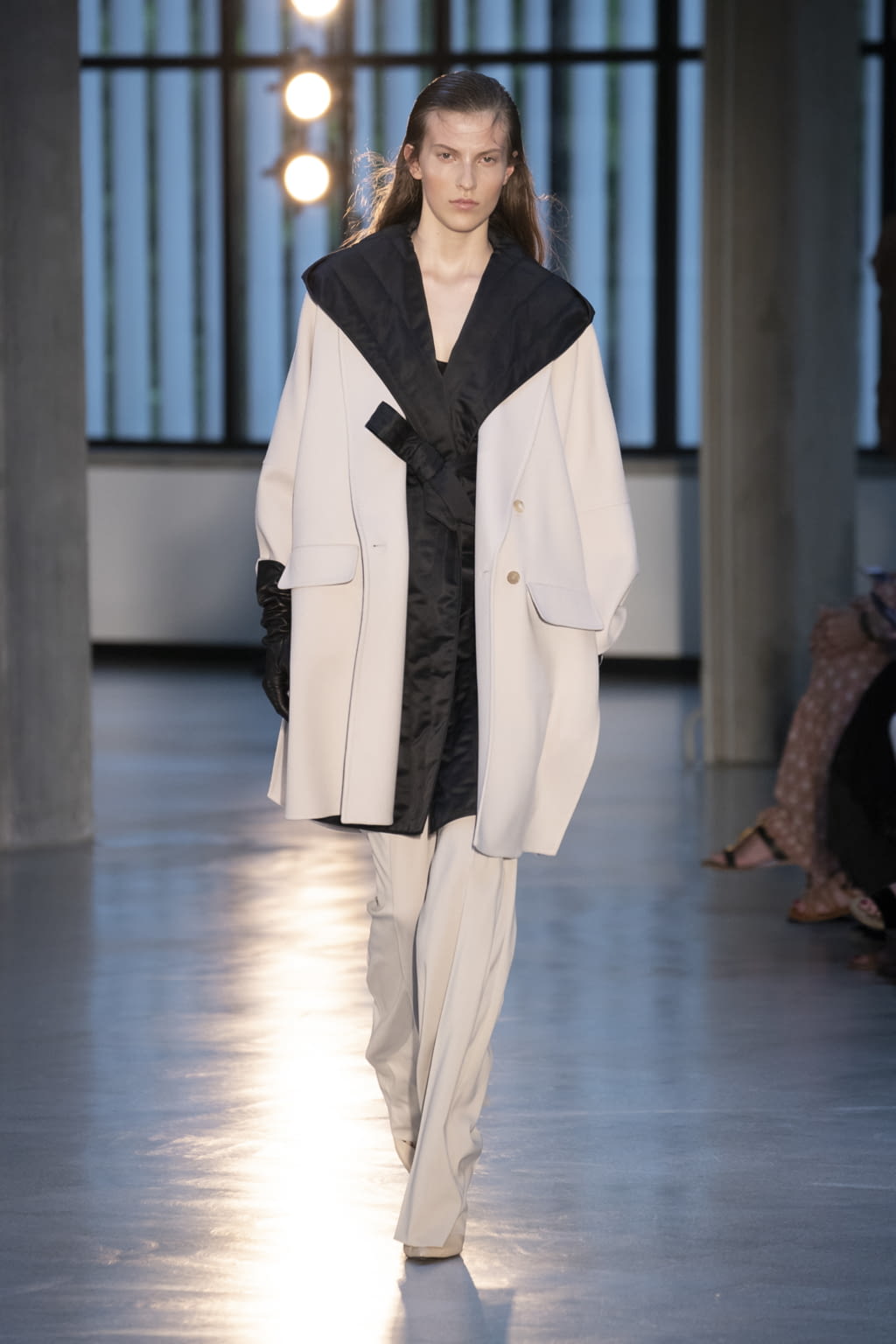 Fashion Week Milan Resort 2019 look 4 from the Max Mara collection 女装