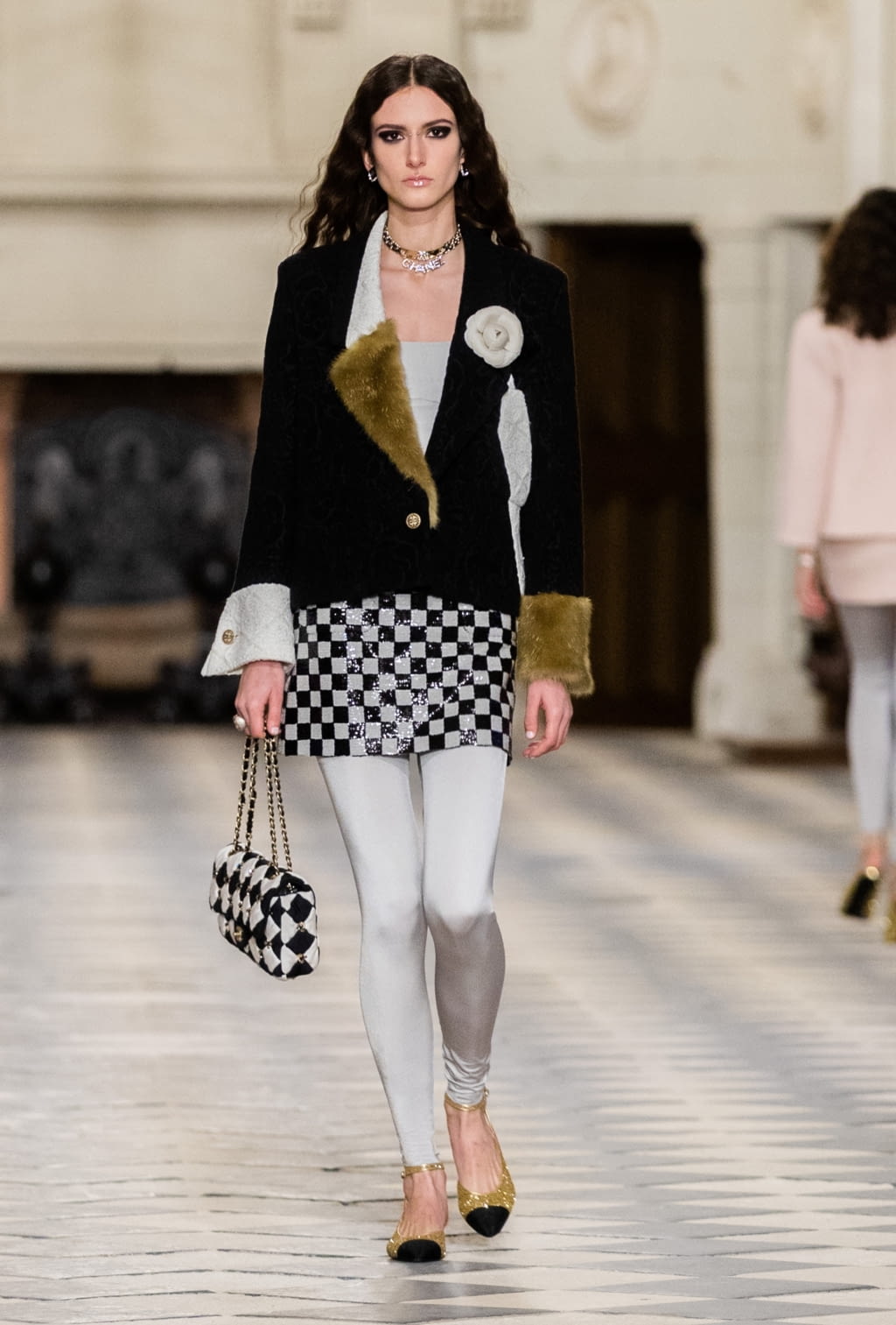 Fashion Week Paris Pre-Fall 2021 look 3 from the Chanel collection womenswear
