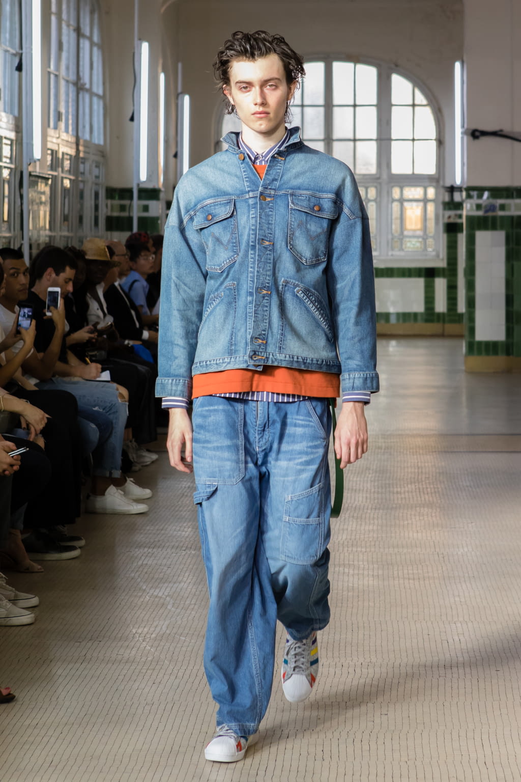 Fashion Week Paris Spring/Summer 2018 look 4 from the White Mountaineering collection menswear