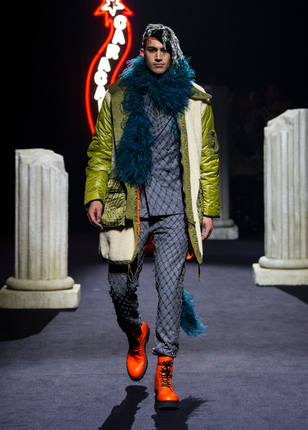 Fashion Week Milan Pre-Fall 2019 look 40 de la collection Moschino womenswear