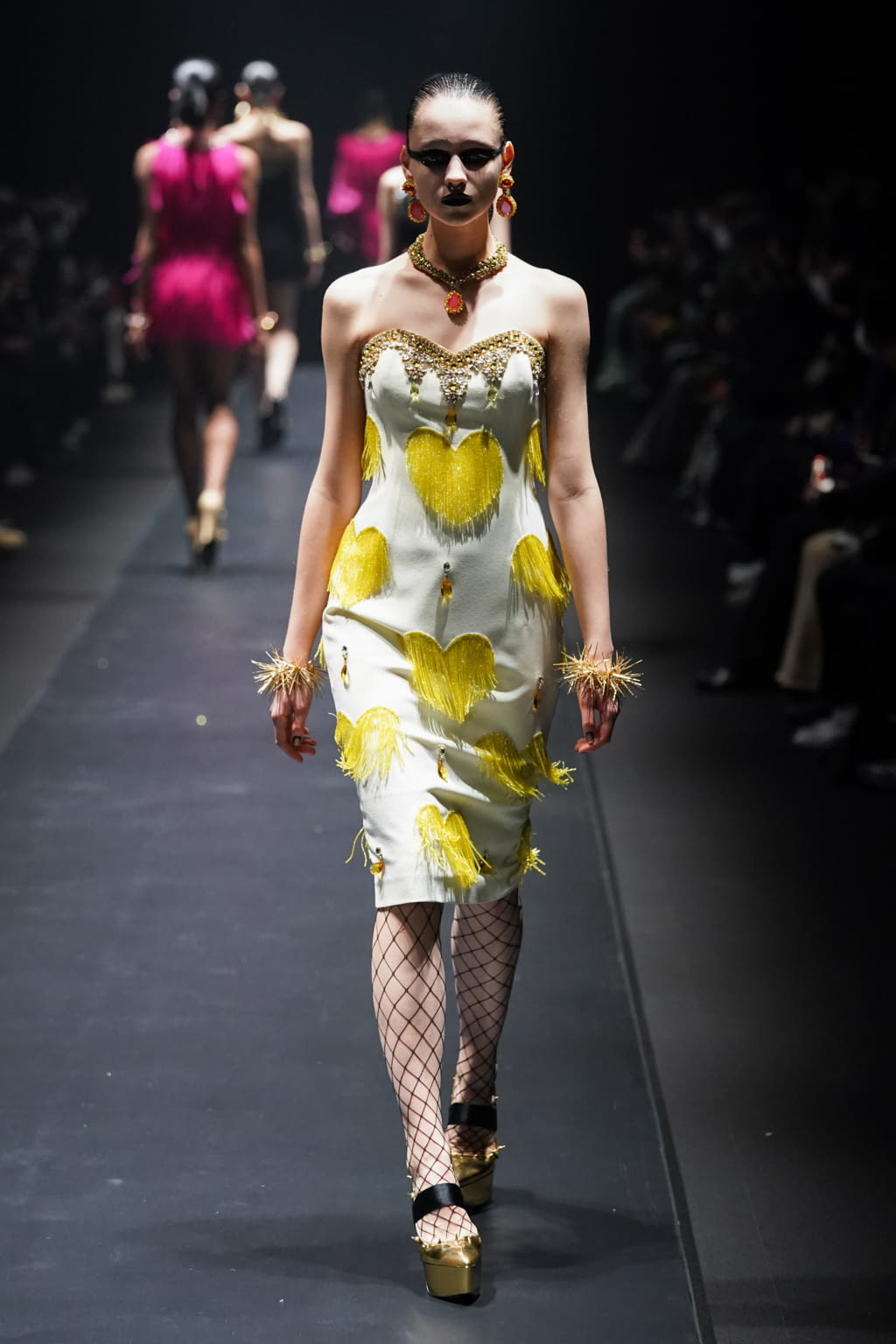 Fashion Week Paris Fall/Winter 2022 look 40 de la collection Undercover womenswear