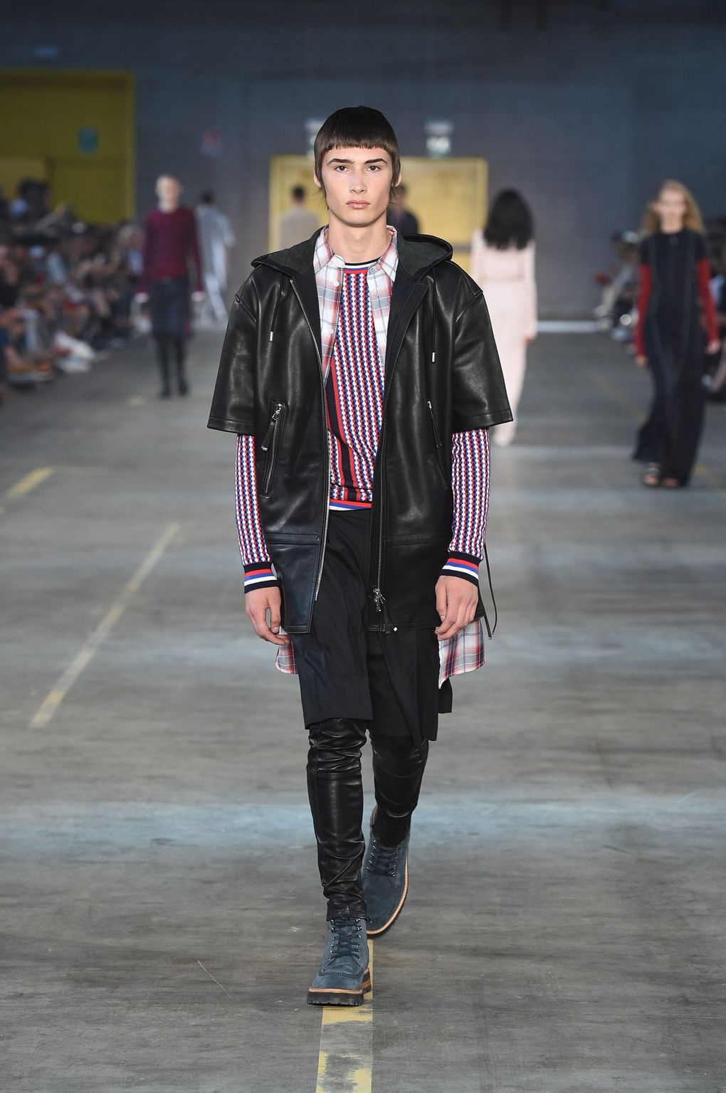 Fashion Week Milan Spring/Summer 2018 look 40 from the Diesel Black Gold collection 男装