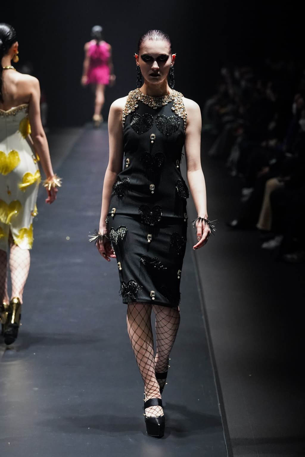 Fashion Week Paris Fall/Winter 2022 look 41 de la collection Undercover womenswear