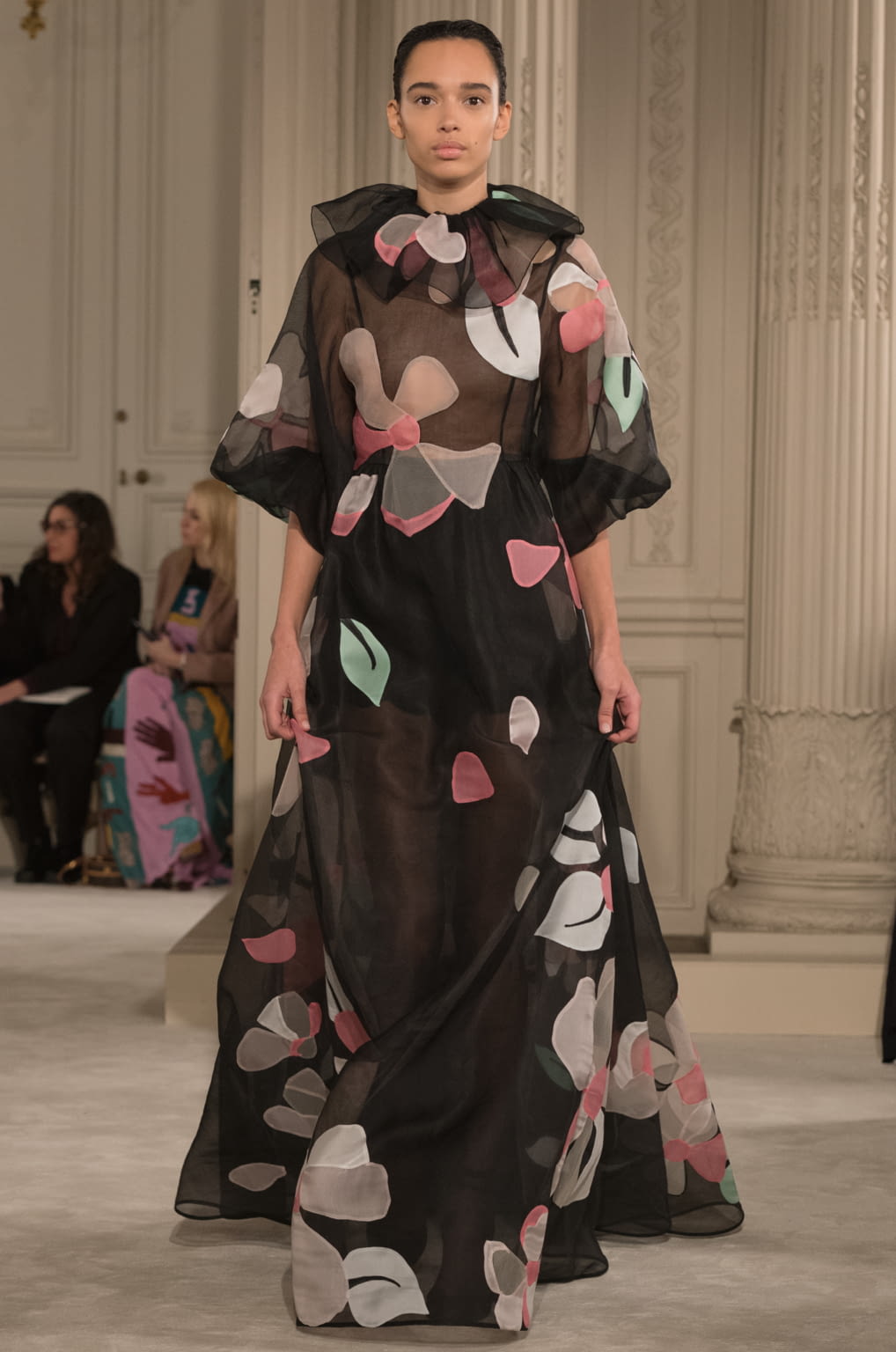 Fashion Week Paris Spring/Summer 2018 look 41 from the Valentino collection couture