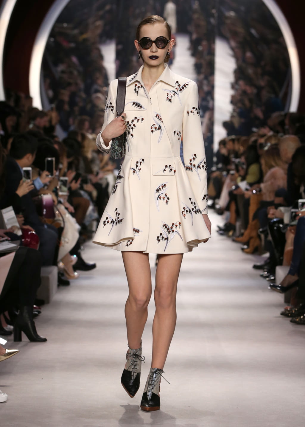 Fashion Week Paris Fall/Winter 2016 look 42 de la collection Christian Dior womenswear