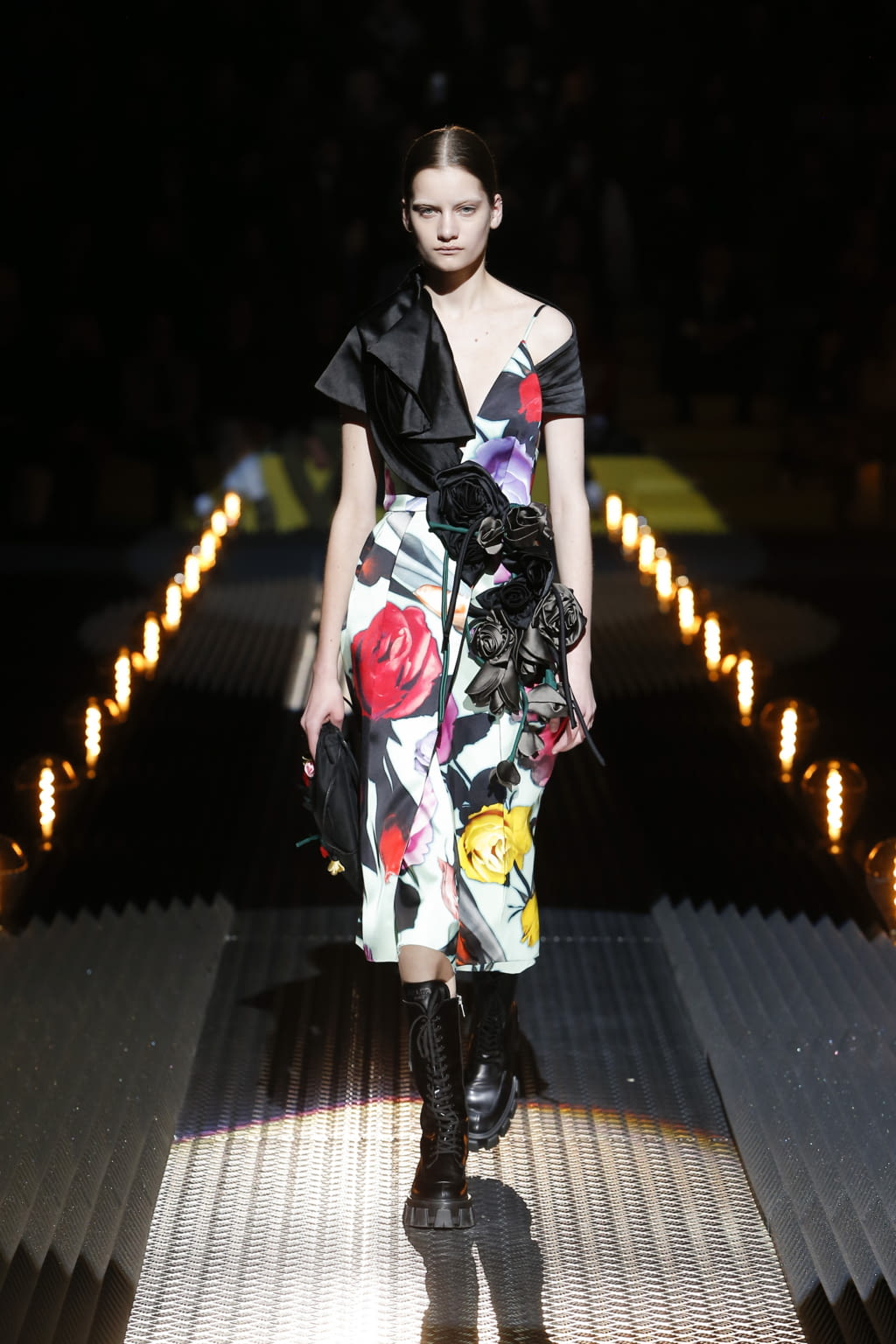 Fashion Week Milan Fall/Winter 2019 look 44 from the Prada collection 女装