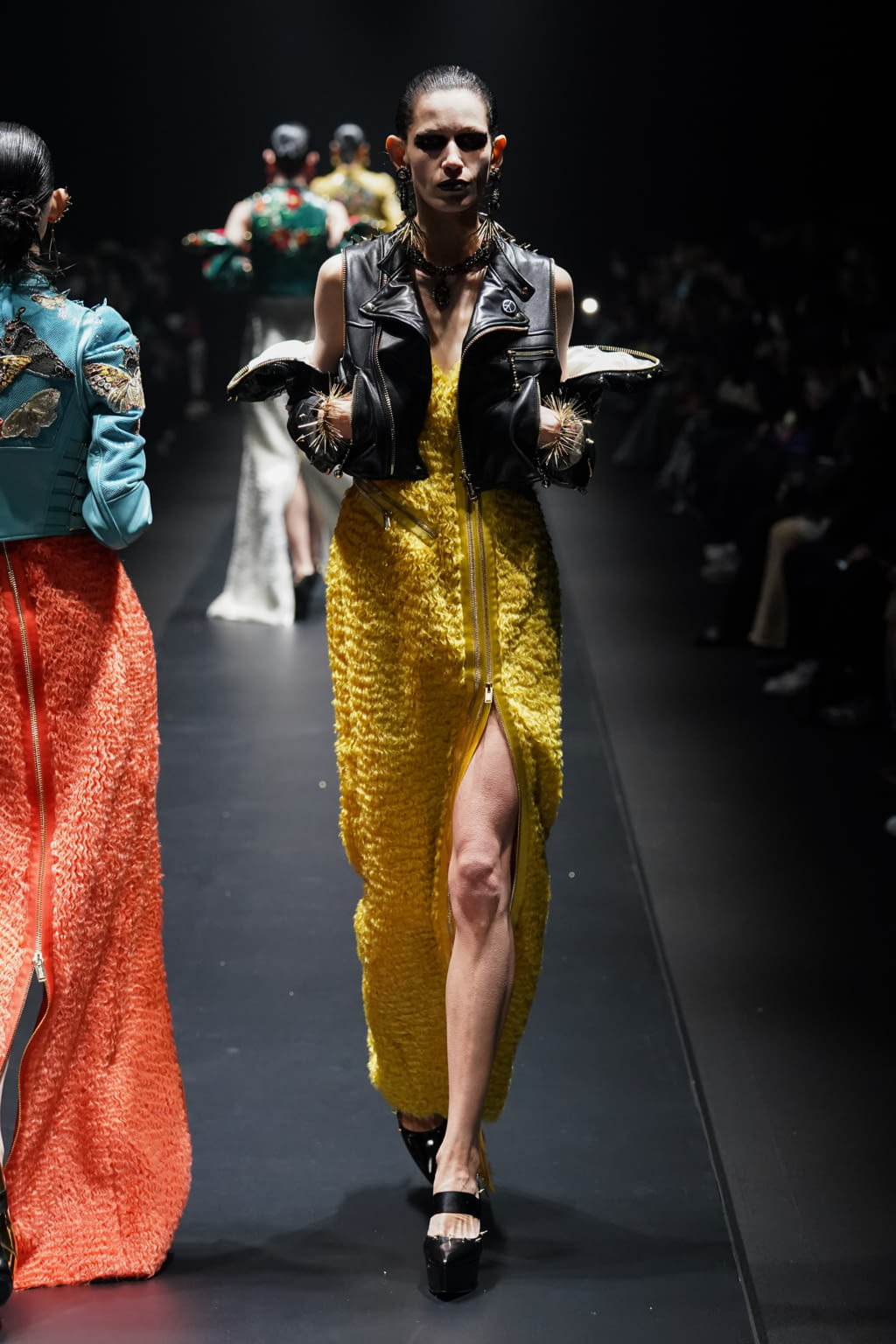 Fashion Week Paris Fall/Winter 2022 look 45 de la collection Undercover womenswear