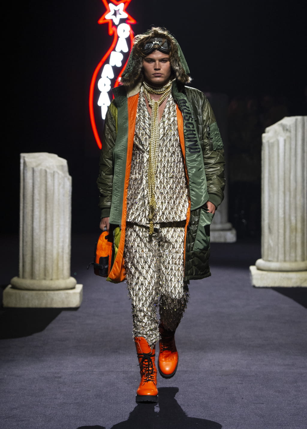 Fashion Week Milan Fall/Winter 2019 look 45 de la collection Moschino menswear