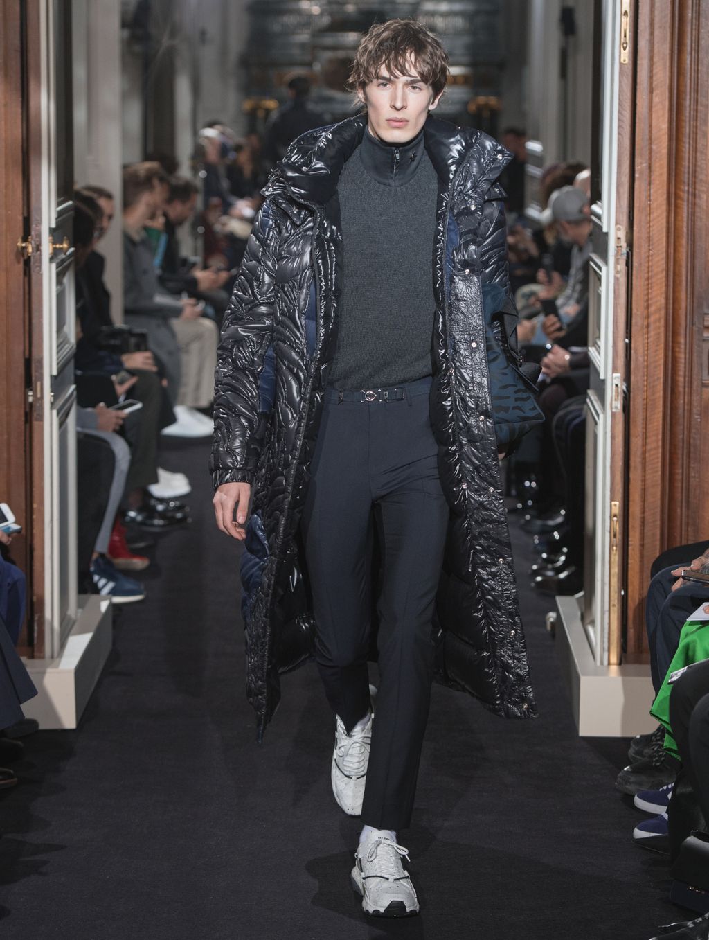 Fashion Week Paris Fall/Winter 2018 look 45 from the Valentino collection menswear