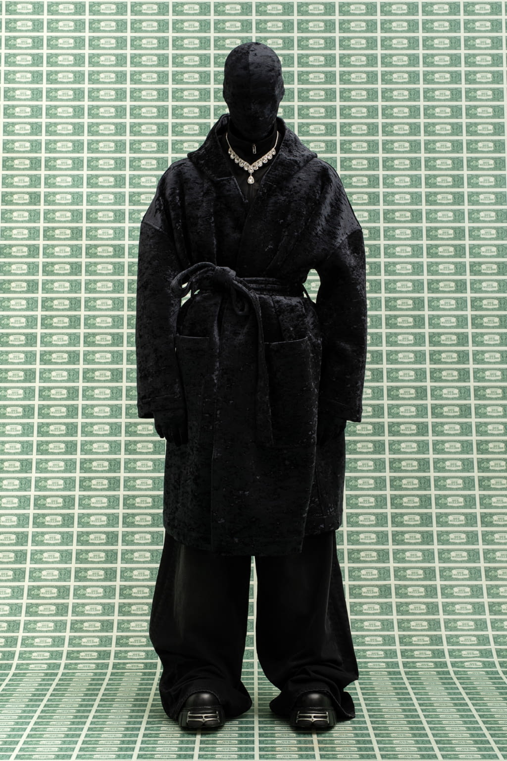 Fashion Week Paris Fall/Winter 2022 look 46 from the VETEMENTS collection womenswear