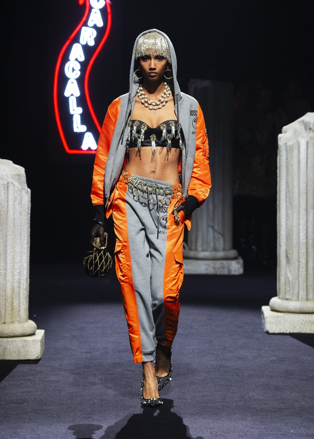 Fashion Week Milan Pre-Fall 2019 look 46 de la collection Moschino womenswear