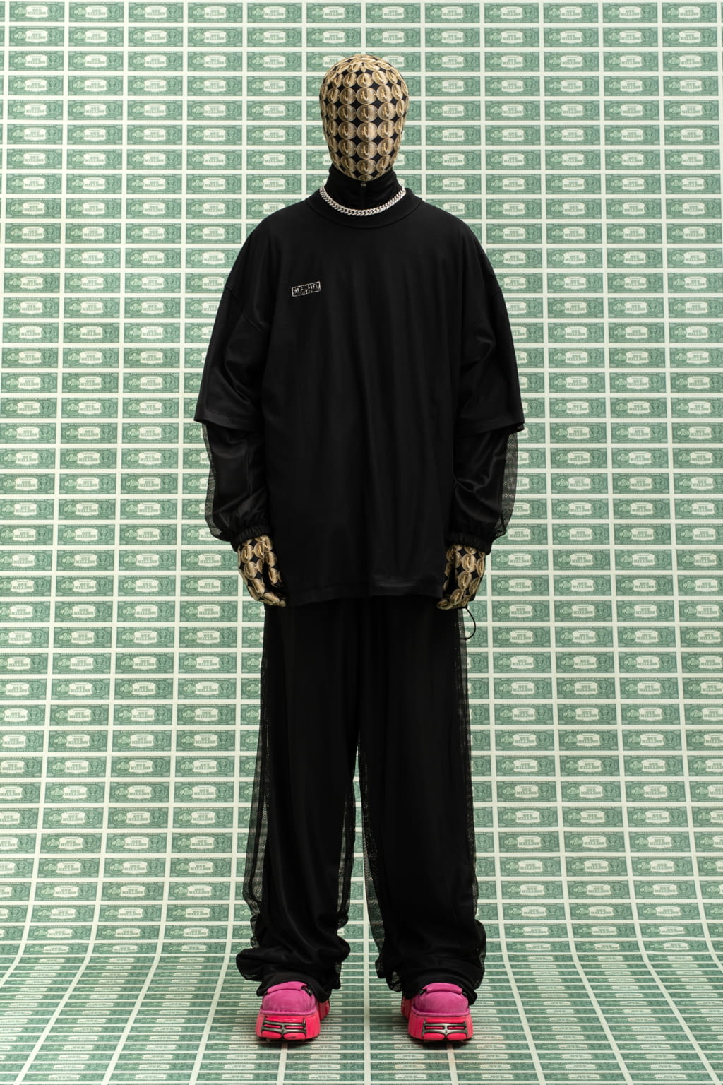 Fashion Week Paris Fall/Winter 2022 look 48 from the VETEMENTS collection 女装