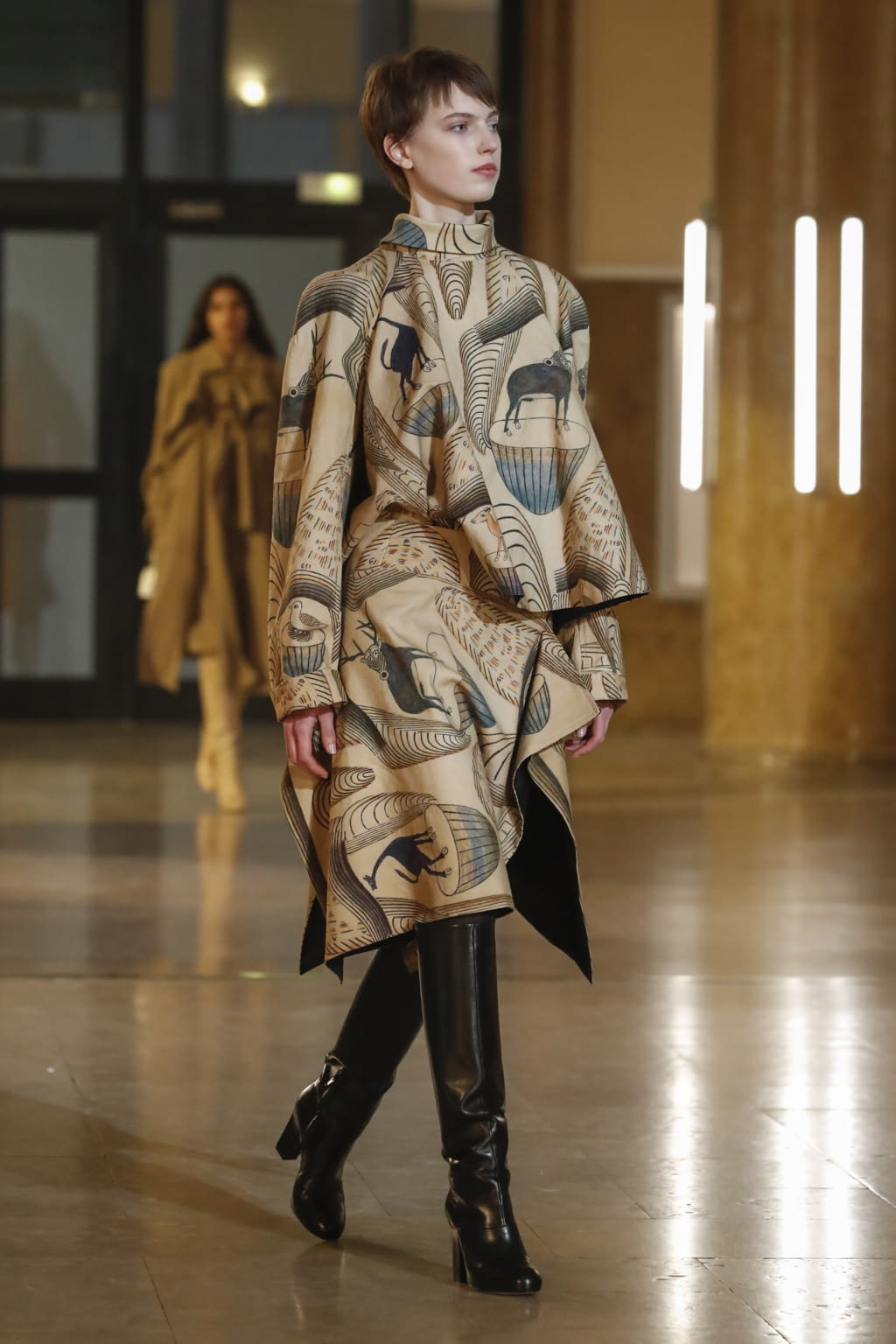 Fashion Week Paris Fall/Winter 2020 look 48 from the Lemaire collection 女装