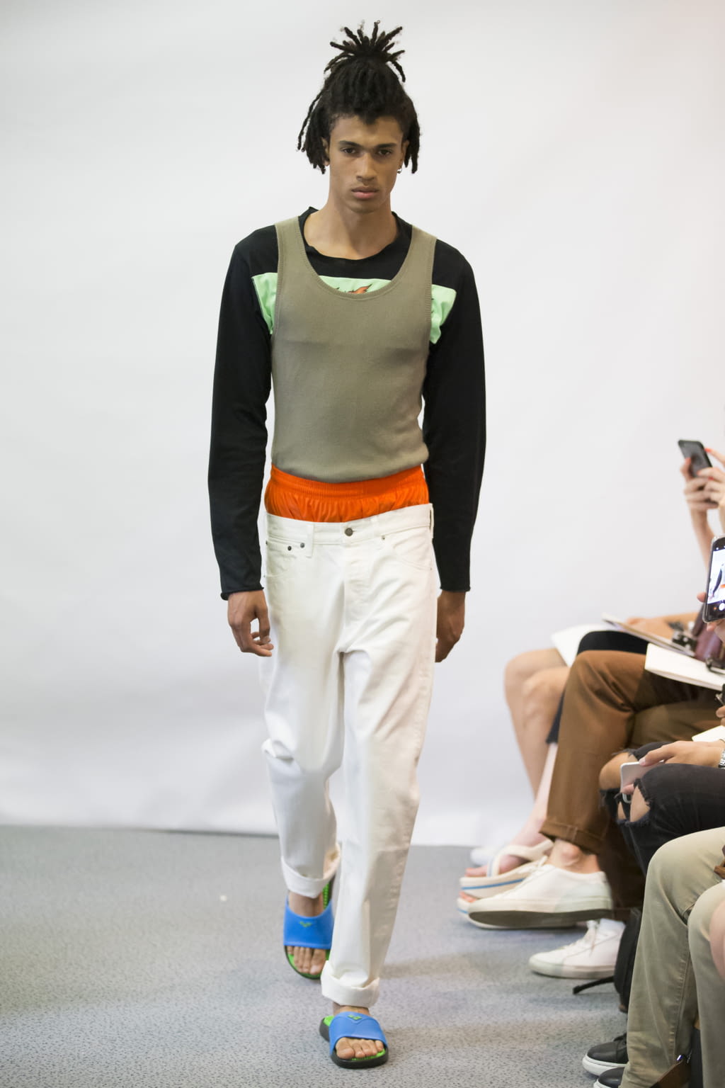 Fashion Week Paris Spring/Summer 2018 look 5 from the Lucien Pellat-Finet collection 男装