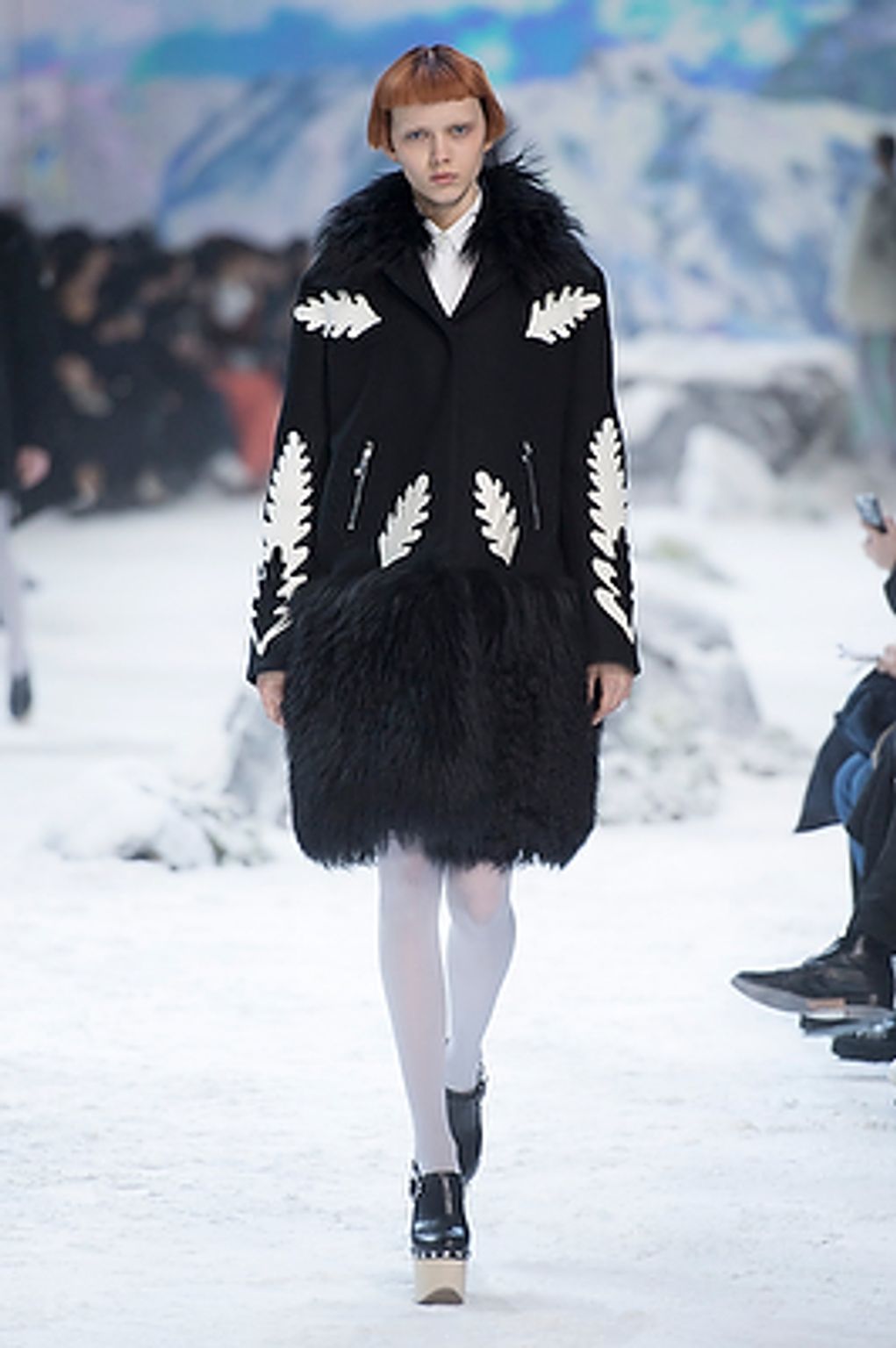 Fashion Week Paris Fall/Winter 2016 look 5 from the Moncler Gamme Rouge collection womenswear