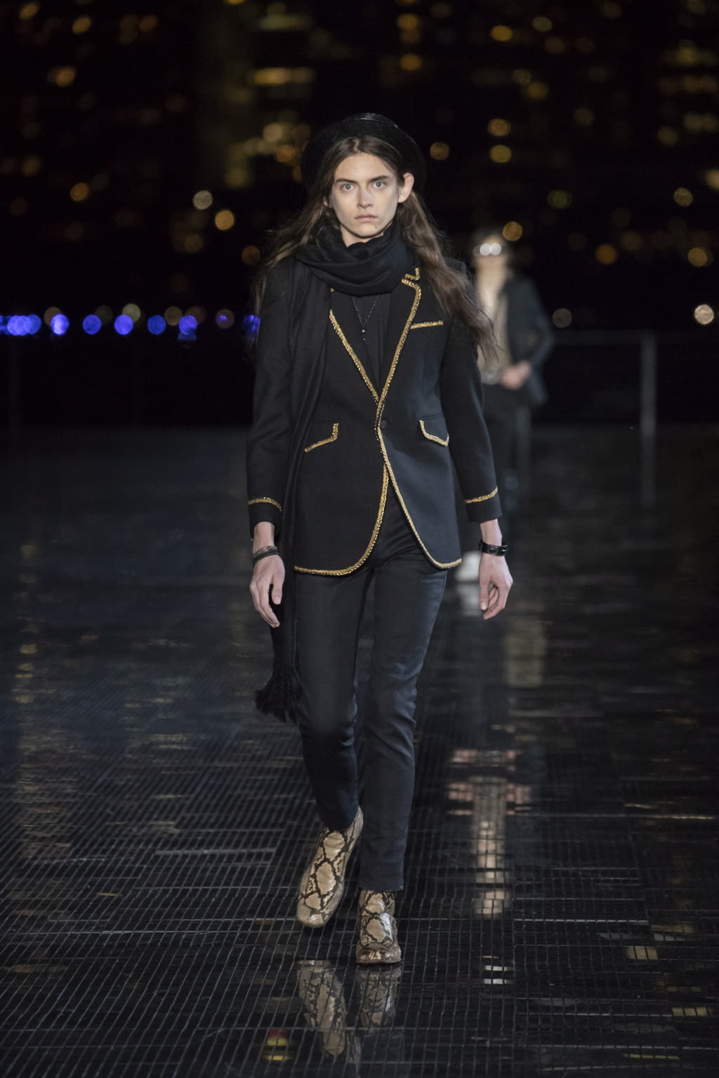 Fashion Week New York Spring/Summer 2019 look 5 from the Saint Laurent collection 男装