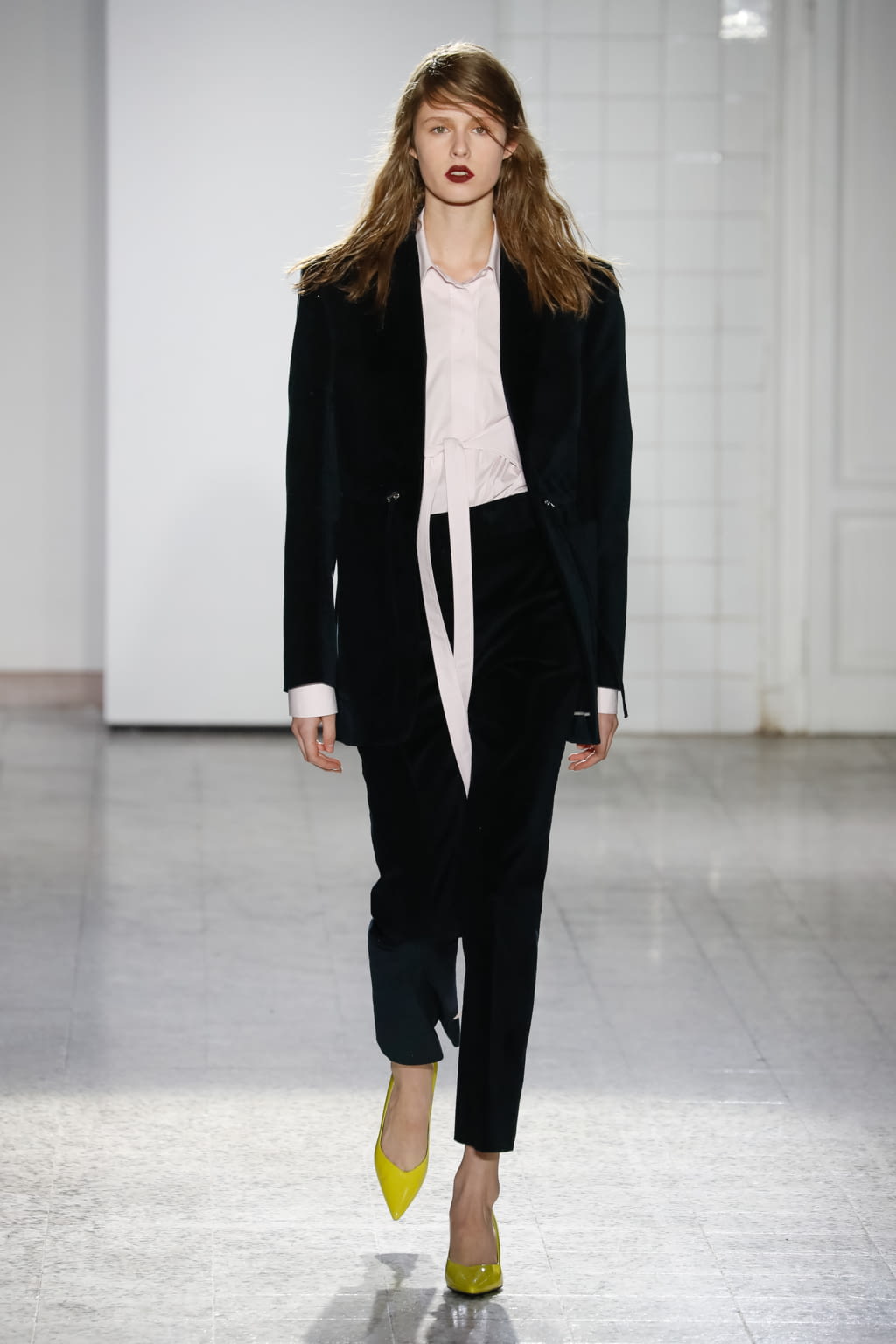 Fashion Week Milan Fall/Winter 2017 look 5 from the Cédric Charlier collection menswear