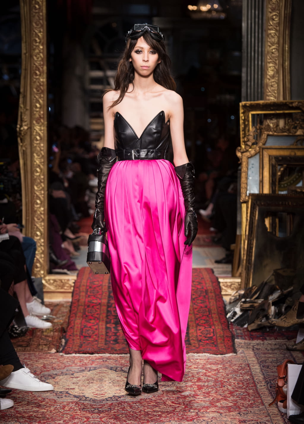 Fashion Week Milan Fall/Winter 2016 look 5 de la collection Moschino womenswear