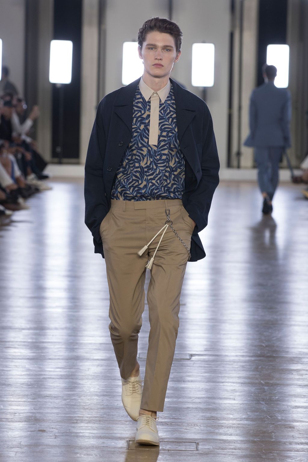 Fashion Week Paris Spring/Summer 2018 look 5 from the Cerruti 1881 collection menswear