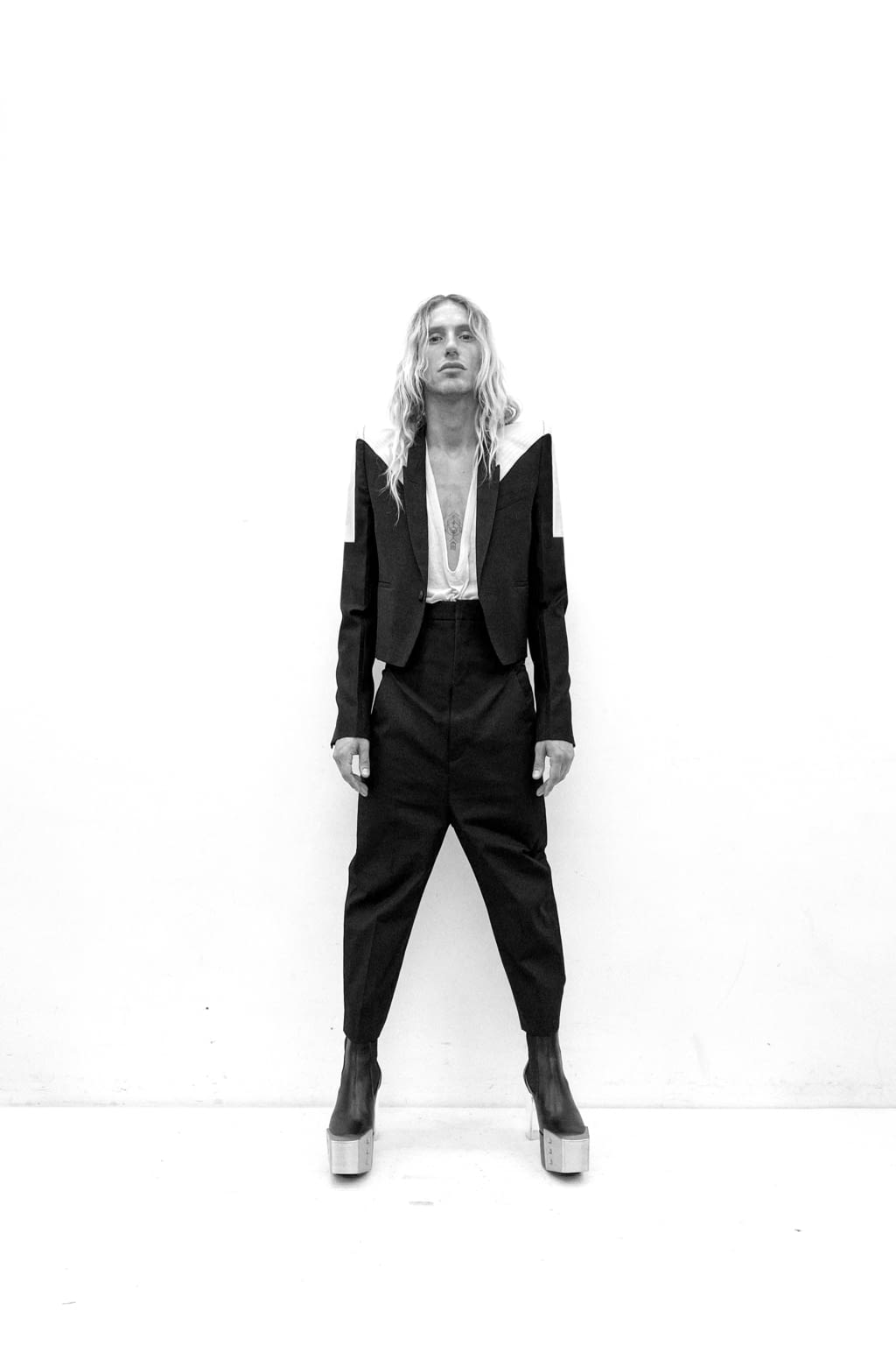 Fashion Week Paris Spring/Summer 2021 look 5 from the Rick Owens collection 男装