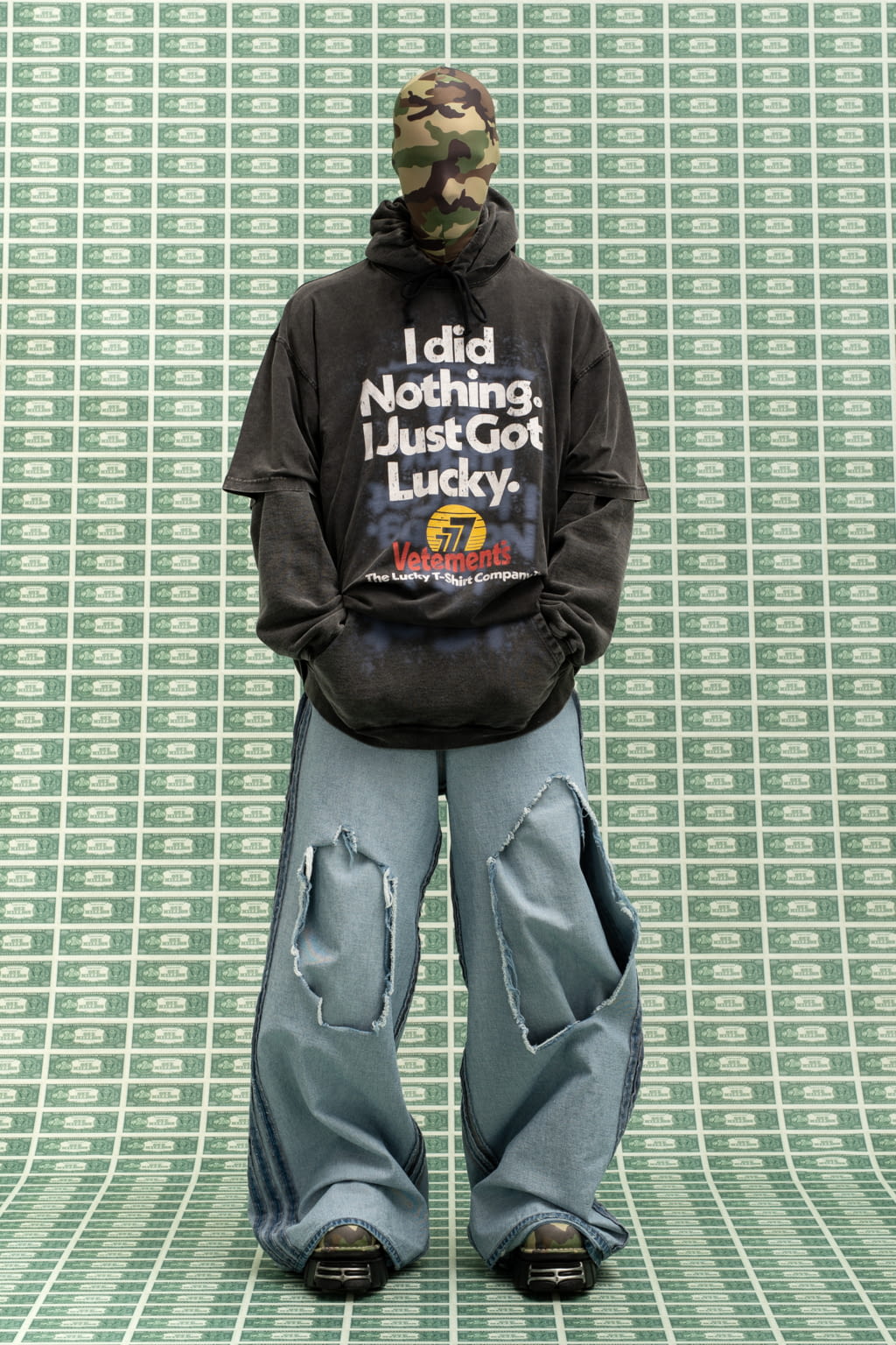 Fashion Week Paris Fall/Winter 2022 look 50 from the VETEMENTS collection 女装