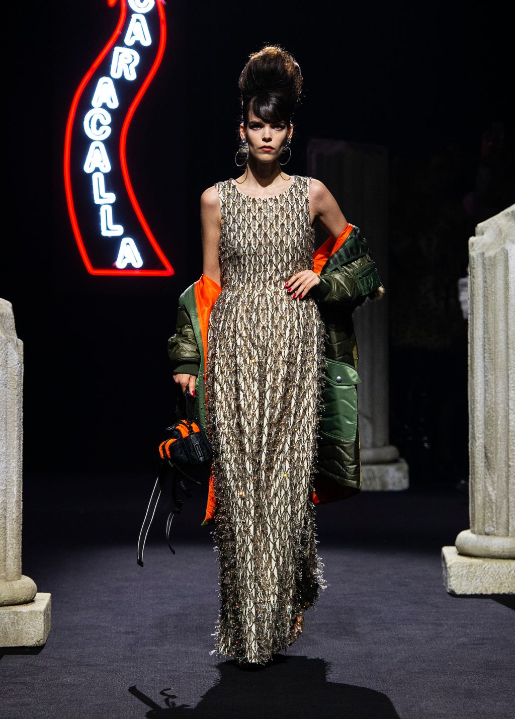 Fashion Week Milan Pre-Fall 2019 look 51 de la collection Moschino womenswear