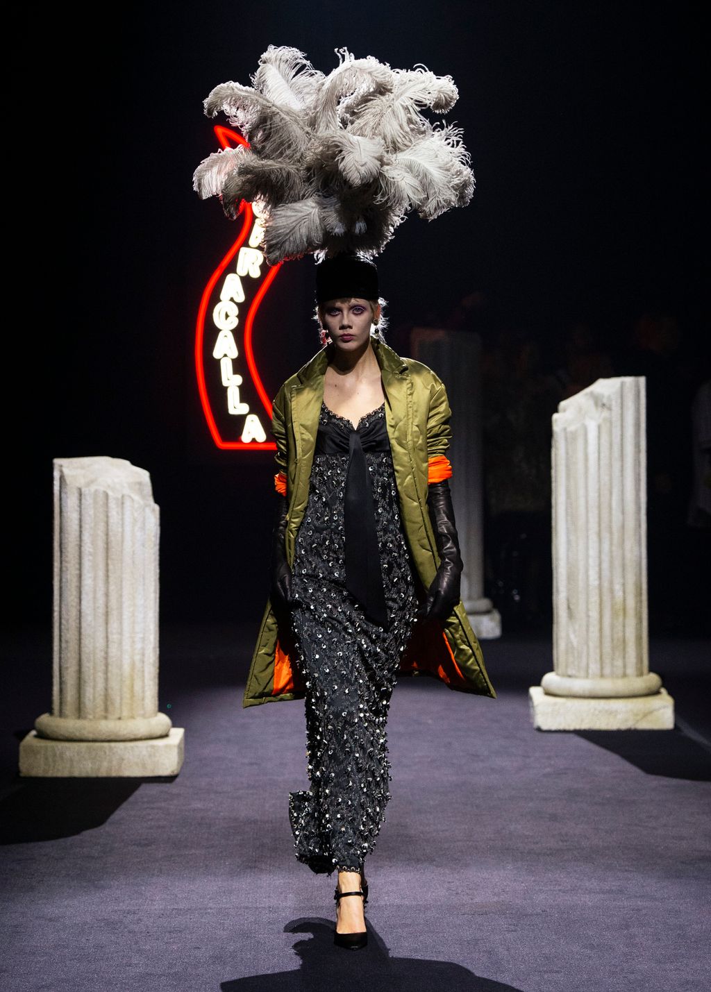 Fashion Week Milan Pre-Fall 2019 look 53 de la collection Moschino womenswear
