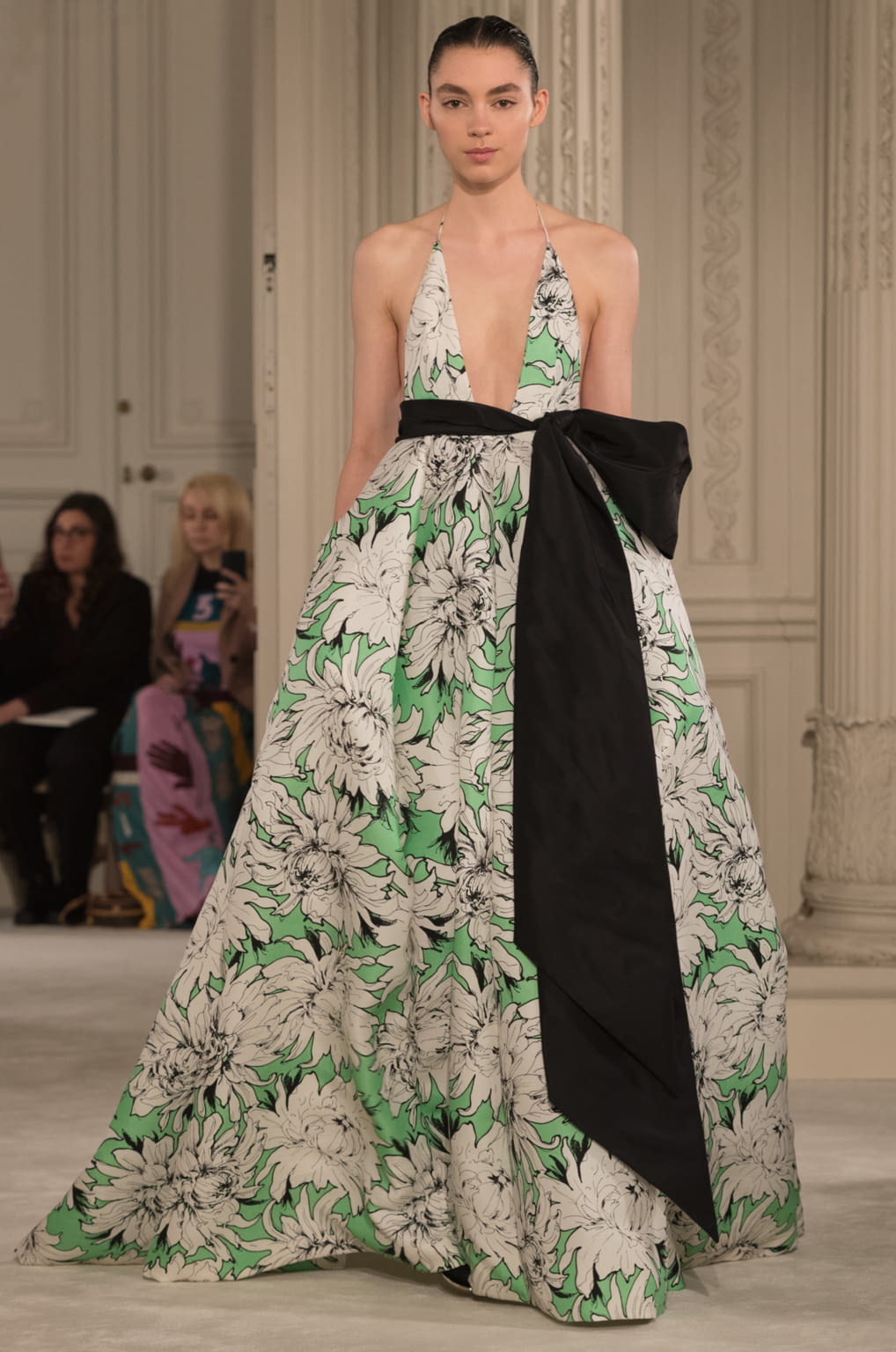 Fashion Week Paris Spring/Summer 2018 look 53 from the Valentino collection couture